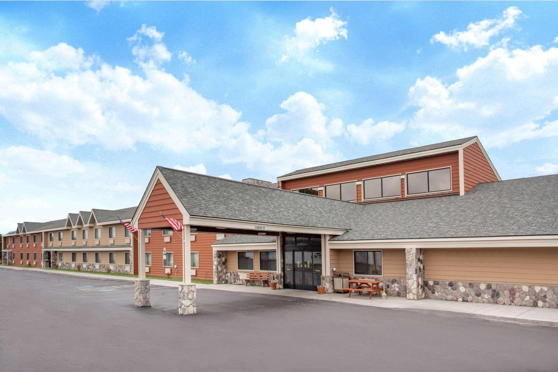 AmericInn by Wyndham Calumet photo 22