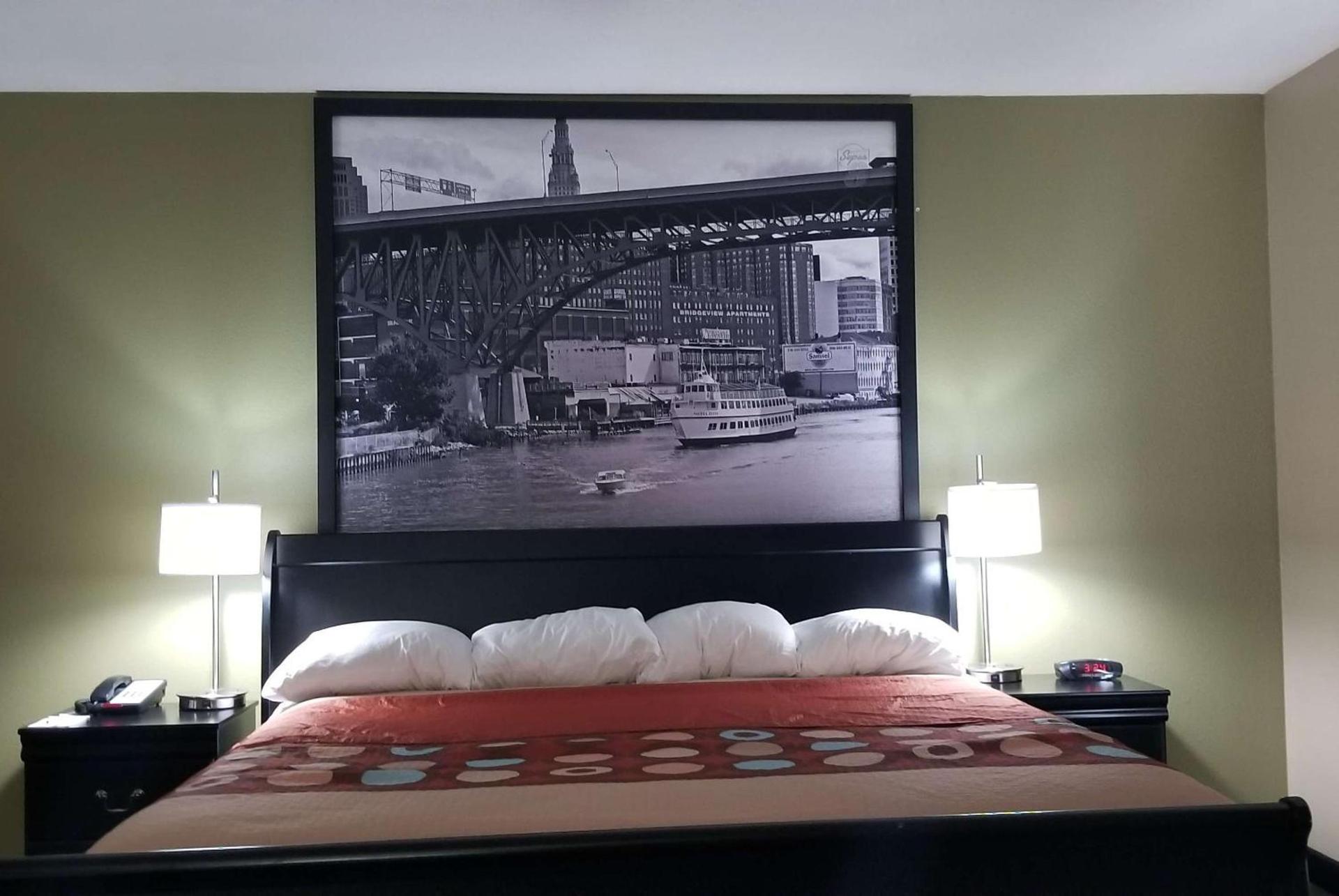 Super 8 by Wyndham Bellefontaine photo 13