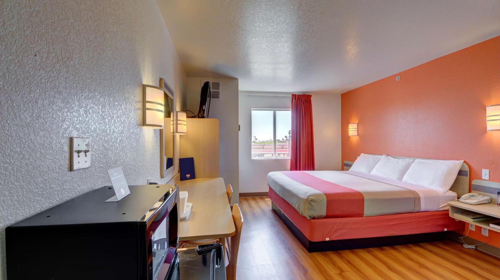 Motel 6-El Reno, OK photo 6