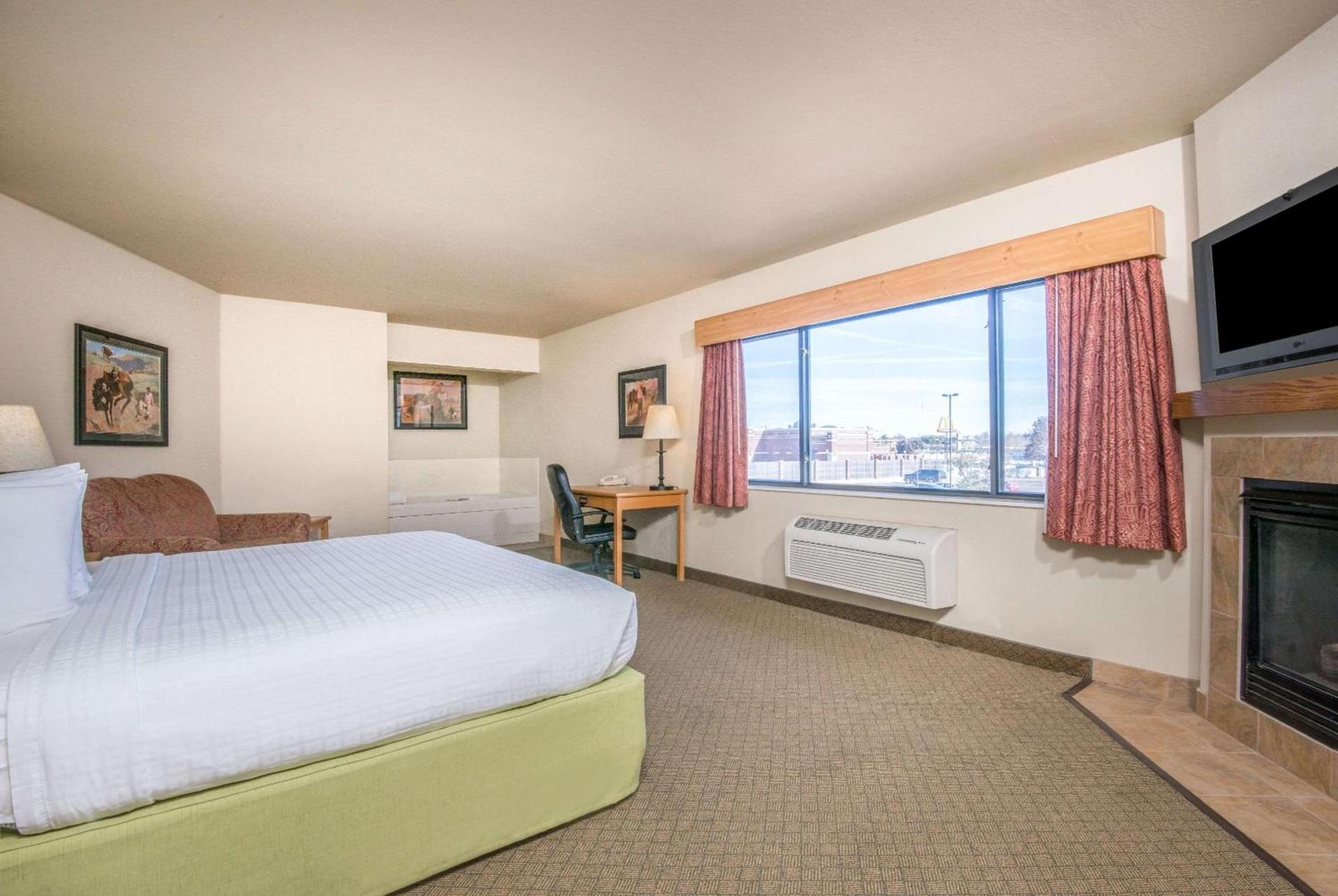 AmericInn by Wyndham Pampa Event Center photo 8