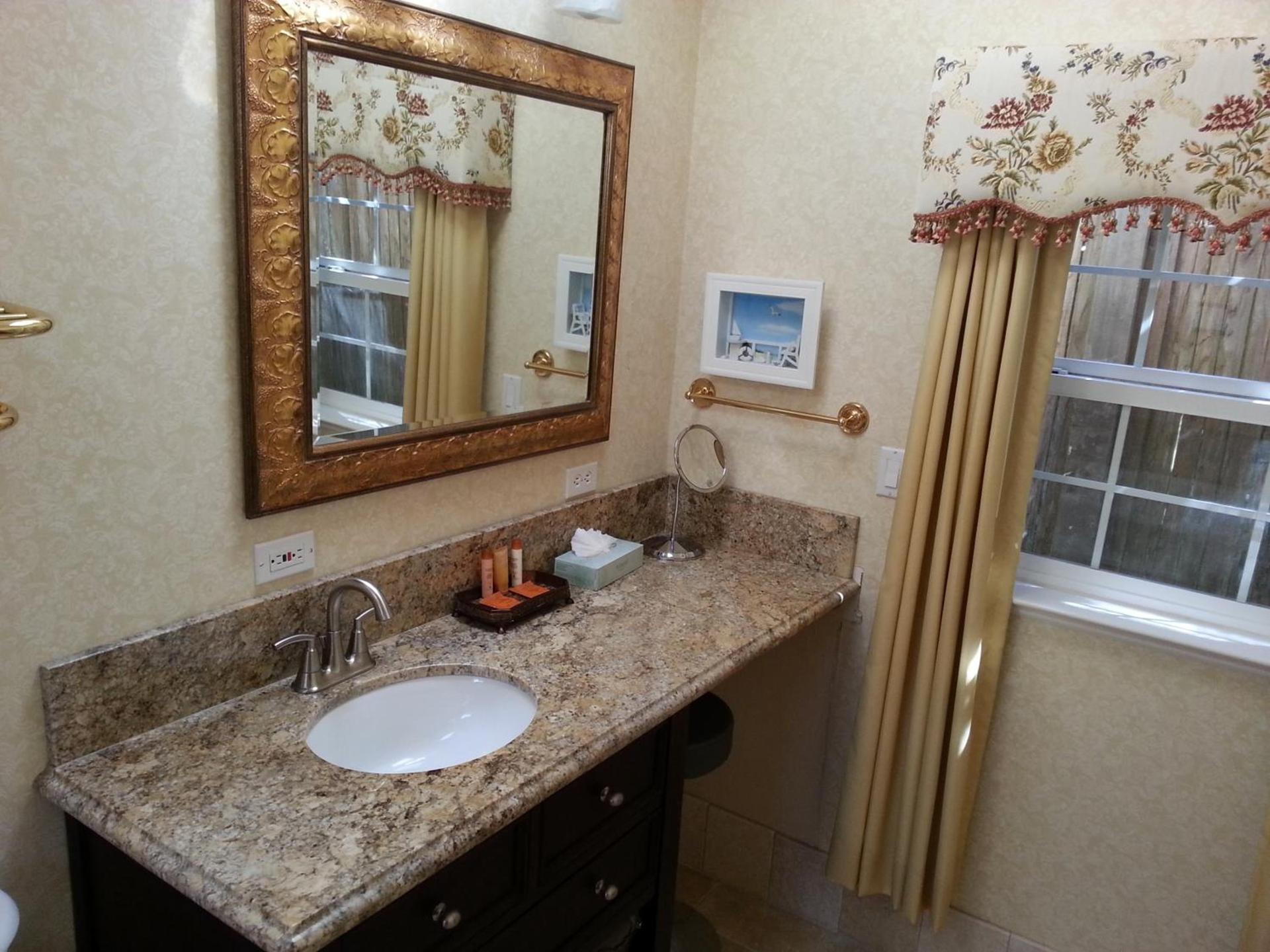 The Vendange Carmel Inn & Suites photo 64