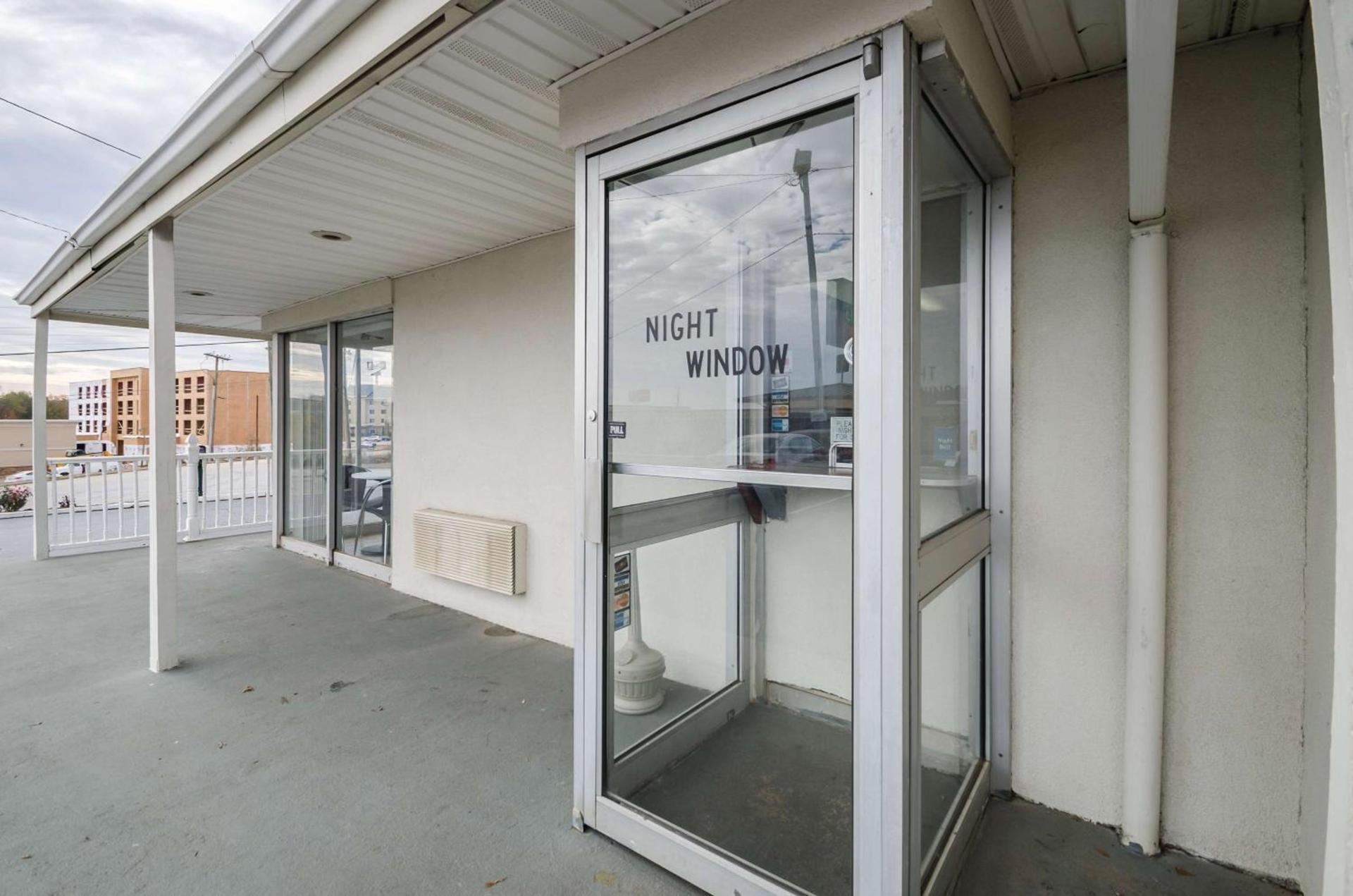 Motel 6-Commerce, GA photo 8