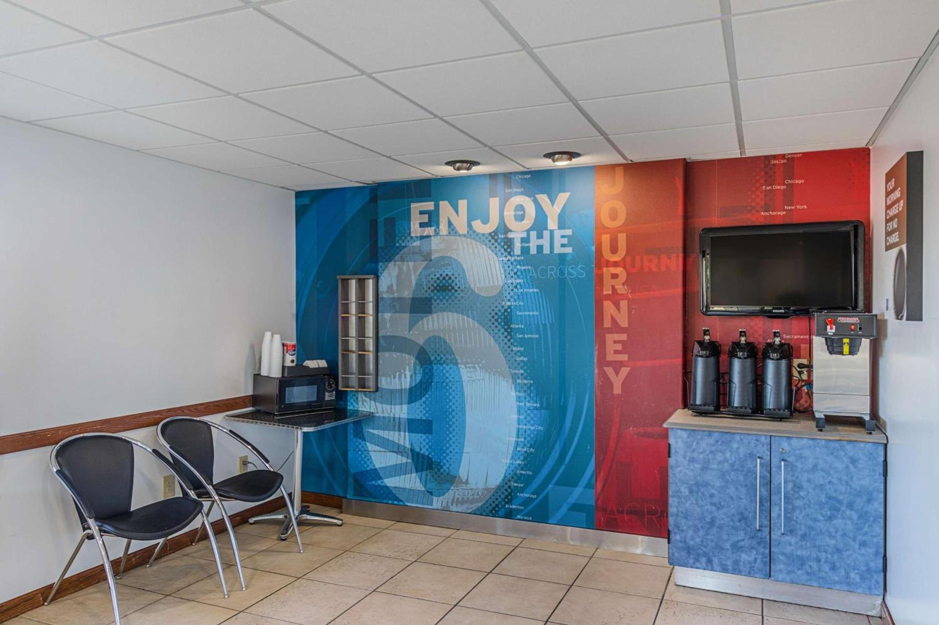 Motel 6-Urbana, IL photo 19