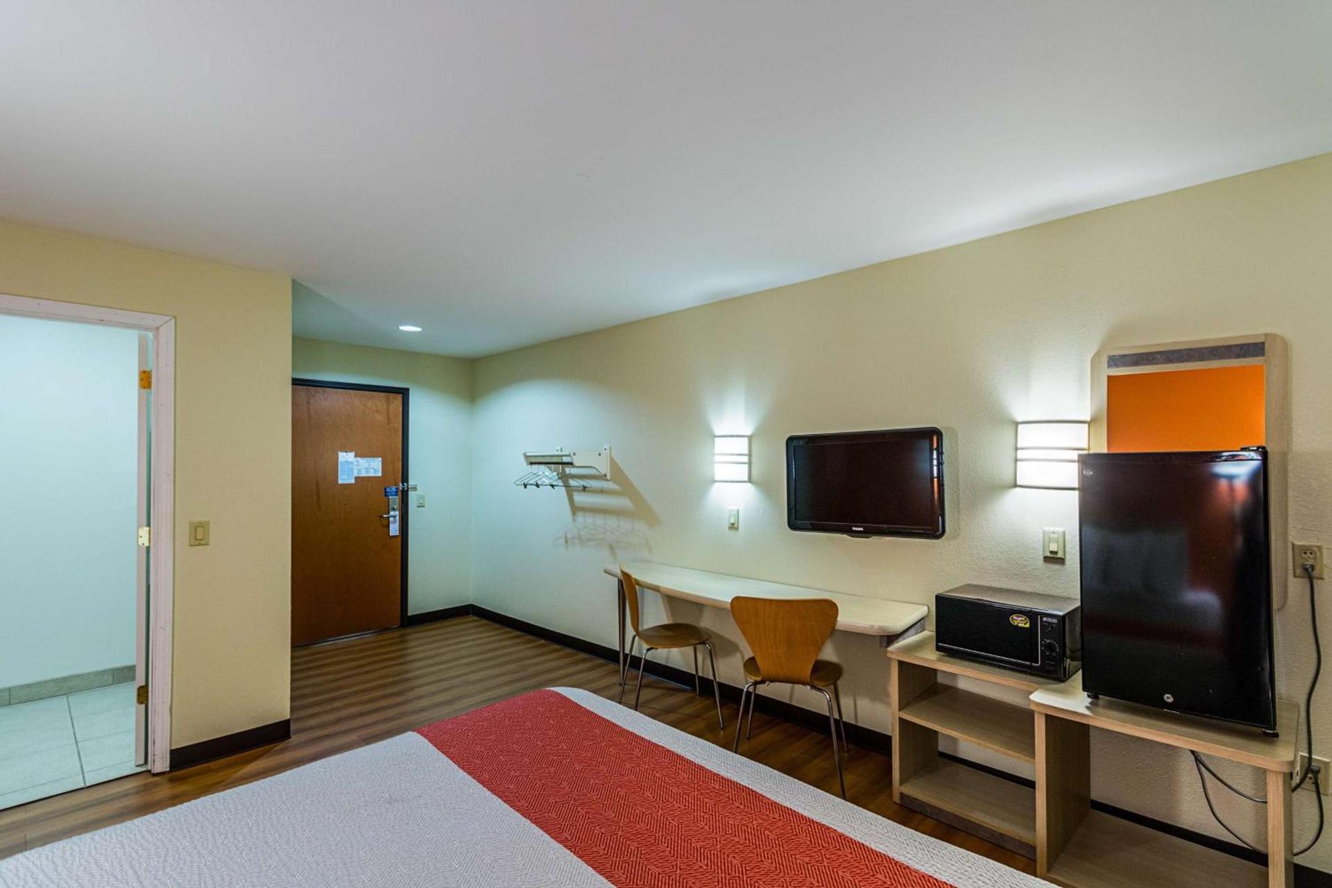 Motel 6-Urbana, IL photo 7