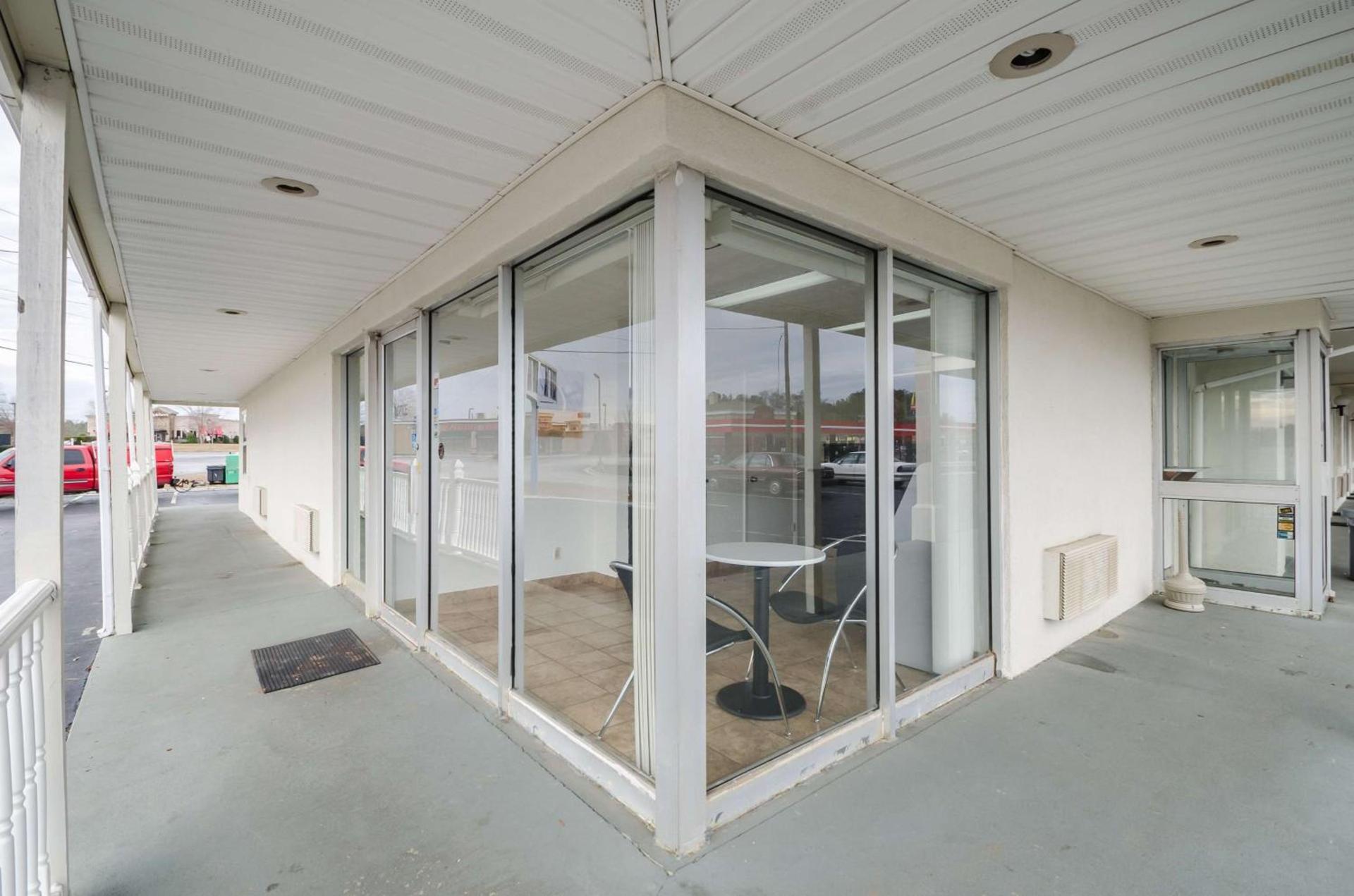 Motel 6-Commerce, GA photo 9