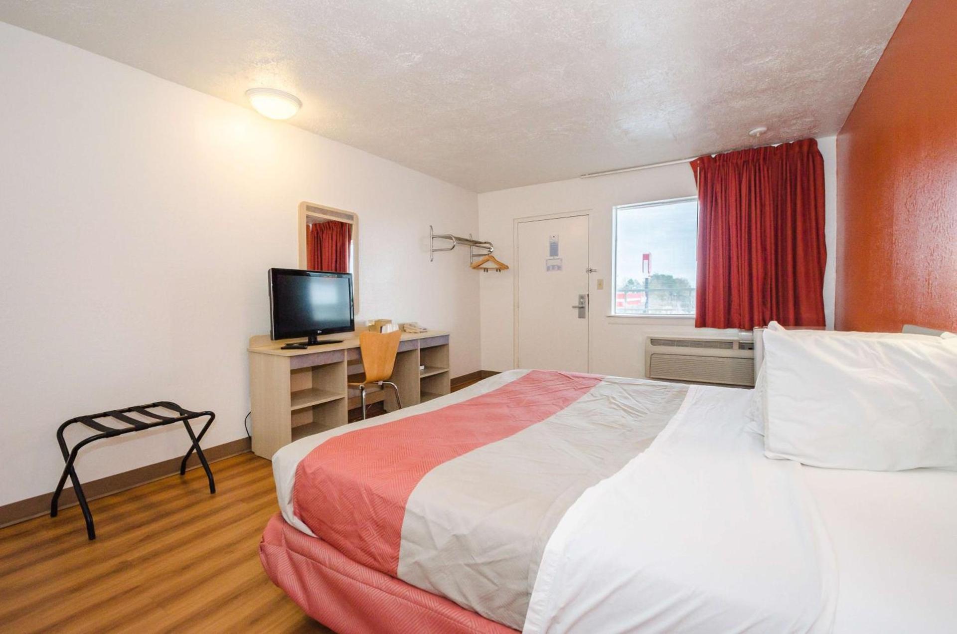Motel 6-Commerce, GA photo 19