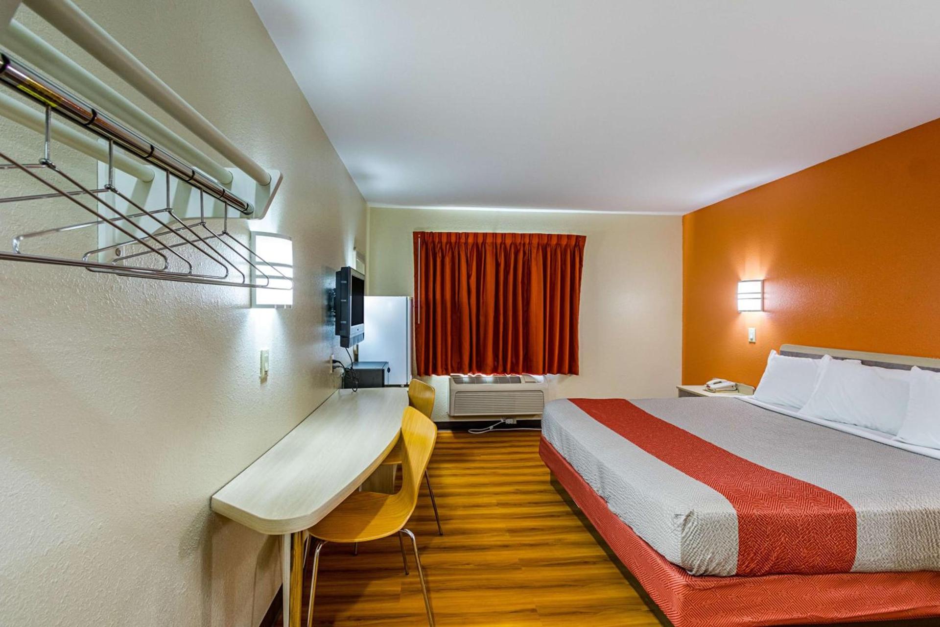 Motel 6-Urbana, IL photo 8