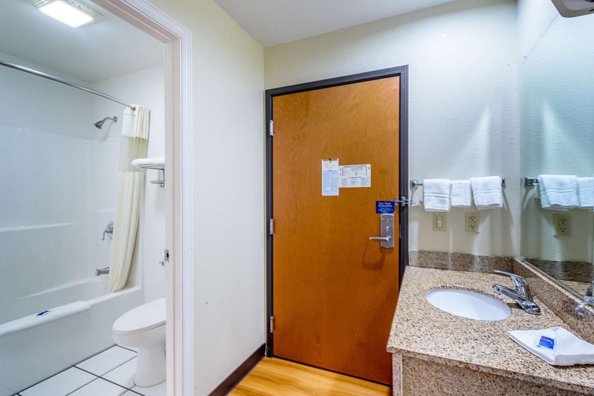Motel 6-Urbana, IL photo 16