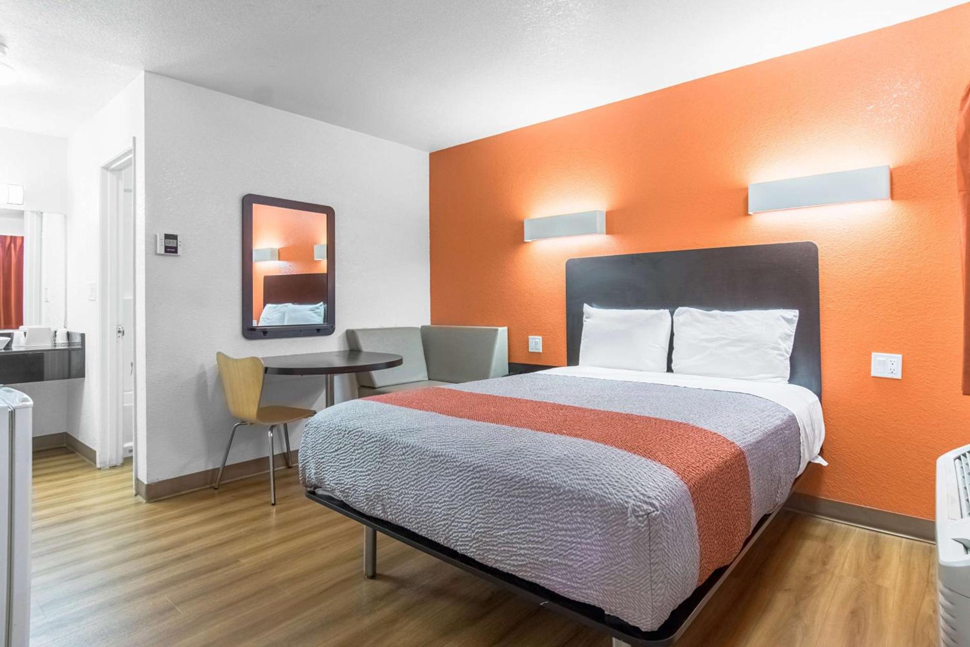 Motel 6 Bakersfield photo 62