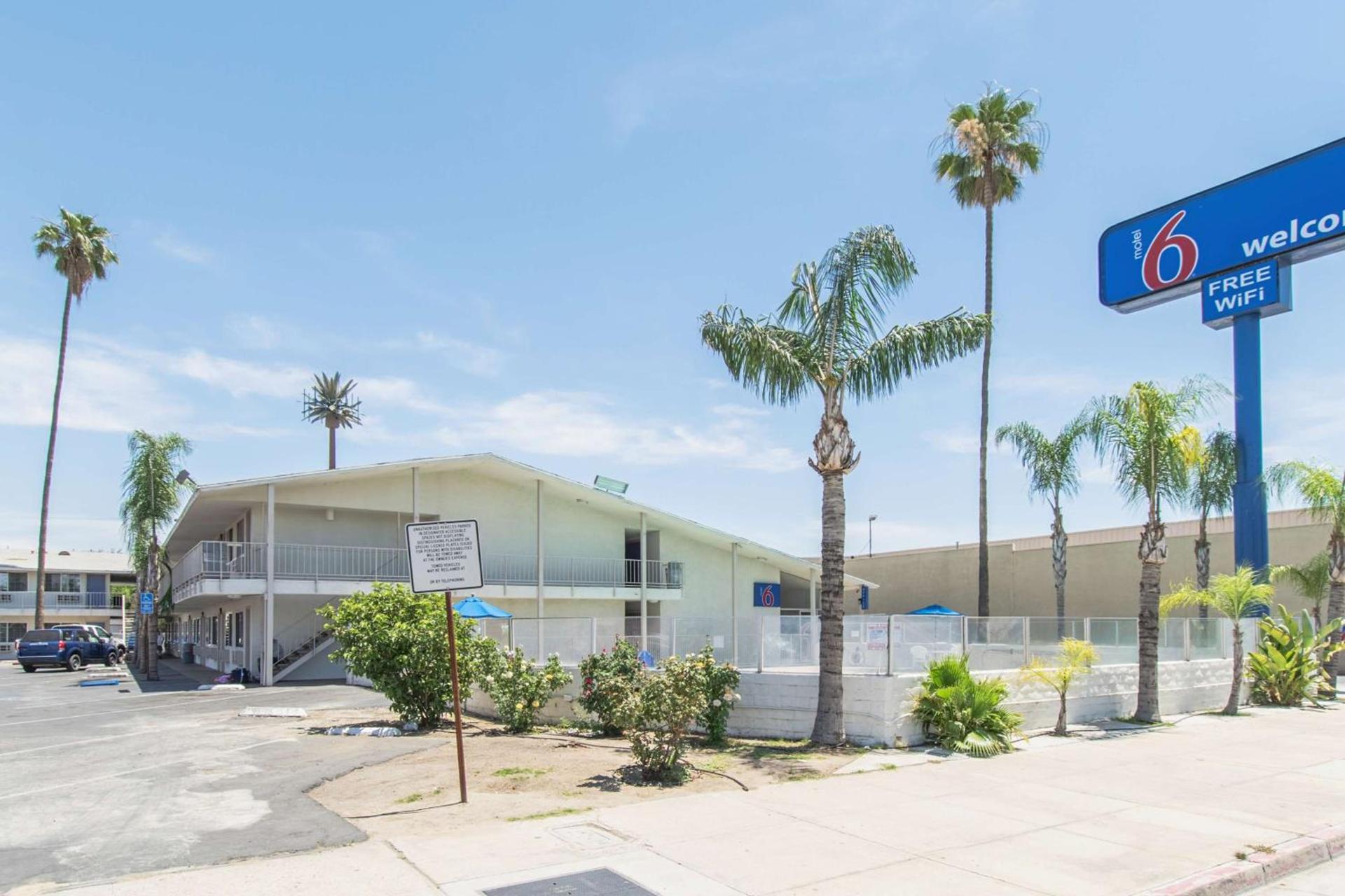 Motel 6 Bakersfield photo 60