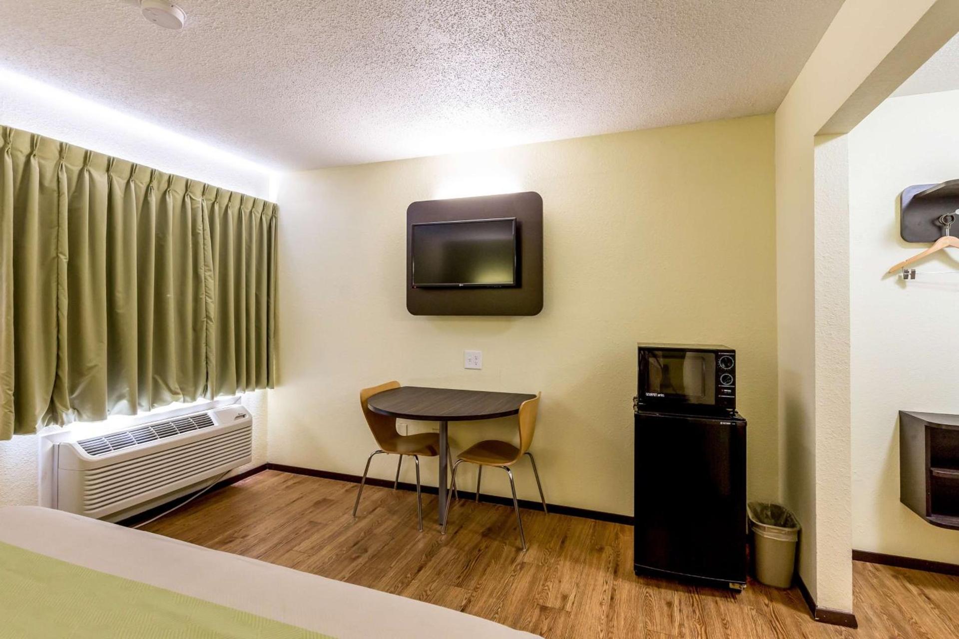 Motel 6-Troy, IL photo 24