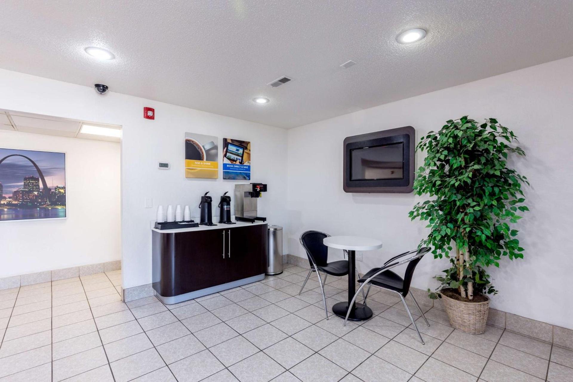 Motel 6-Troy, IL photo 25