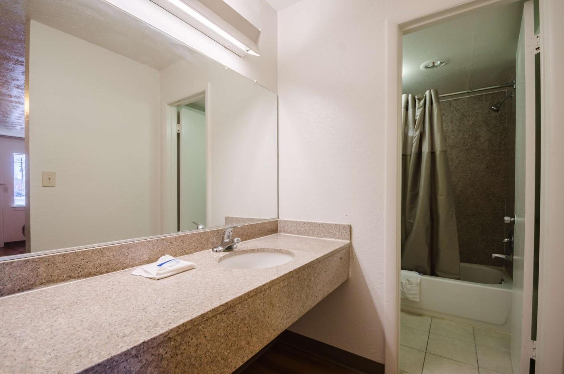 Motel 6-Commerce, GA photo 22