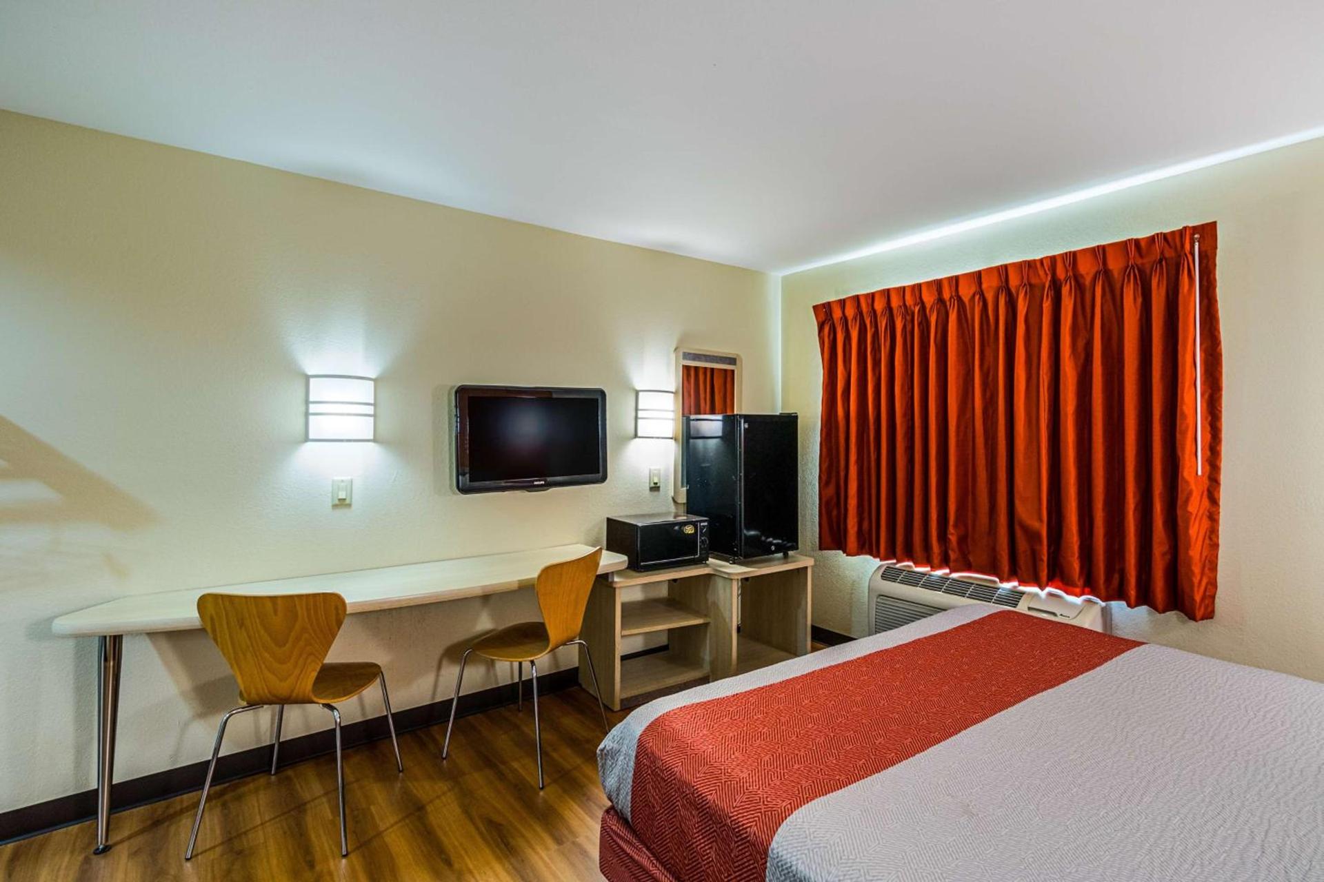 Motel 6-Urbana, IL photo 6