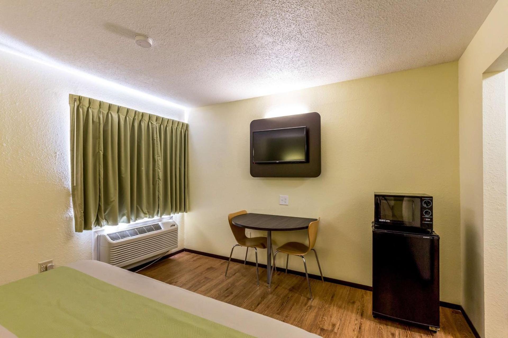 Motel 6-Troy, IL photo 31