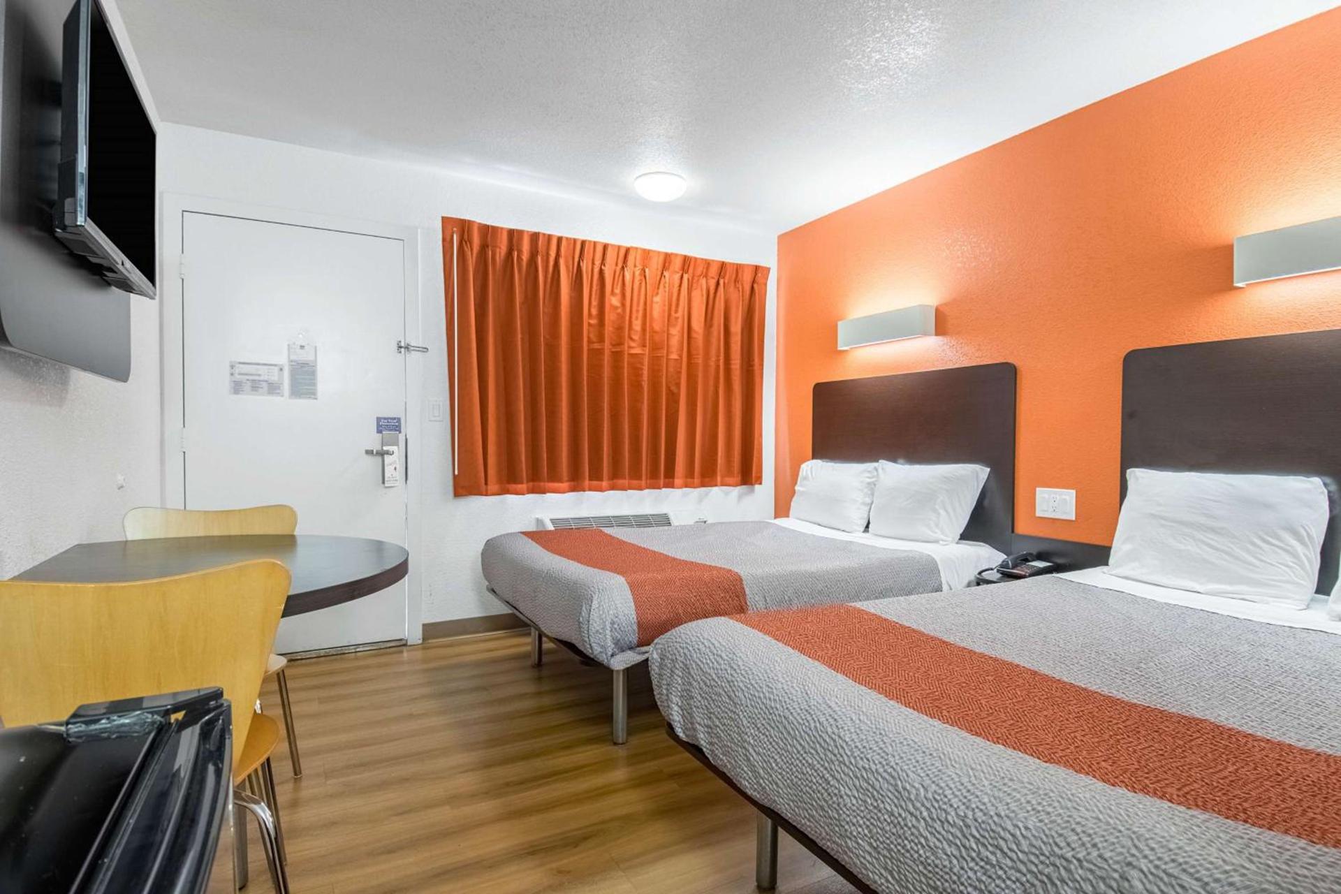 Motel 6 Bakersfield photo 50