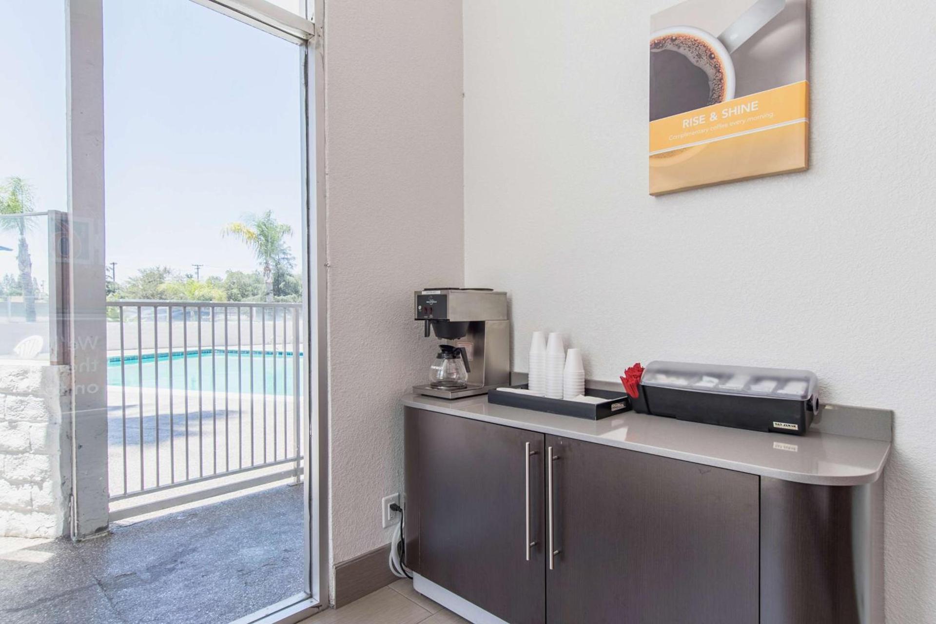 Motel 6 Bakersfield photo 49