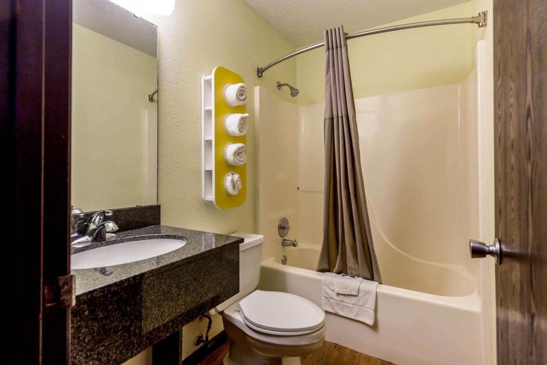 Motel 6-Troy, IL photo 33