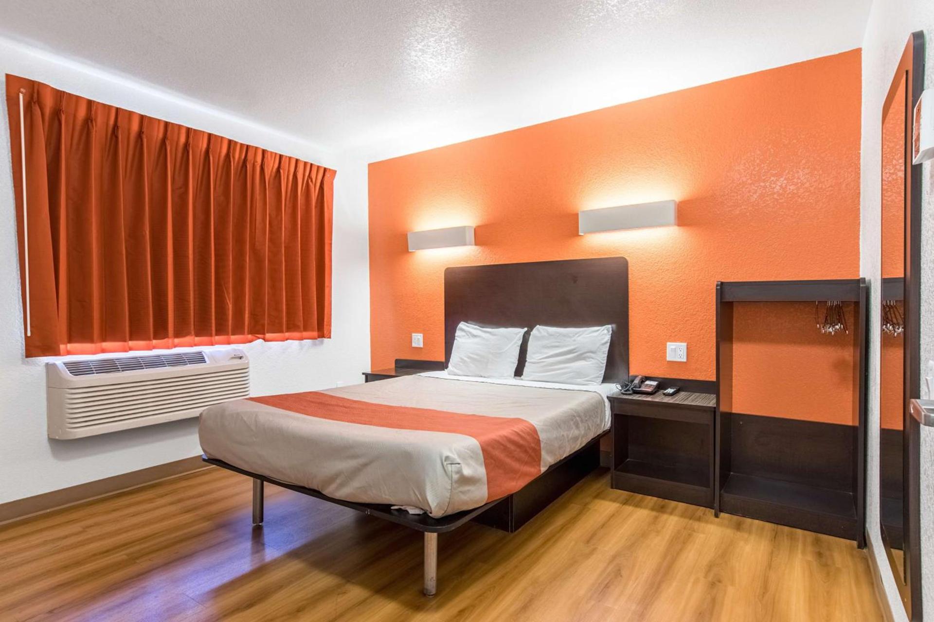 Motel 6 Bakersfield photo 45