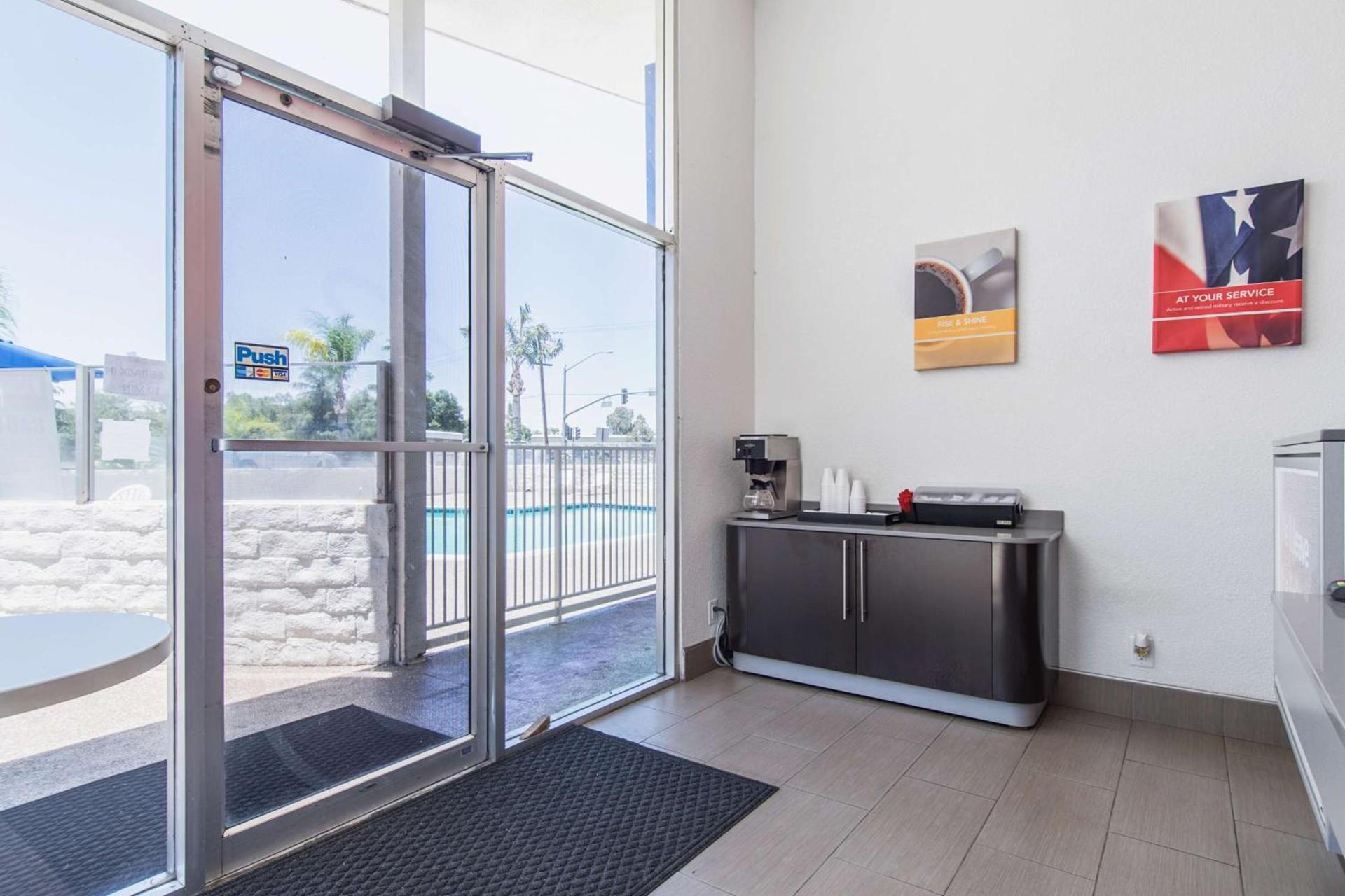 Motel 6 Bakersfield photo 42