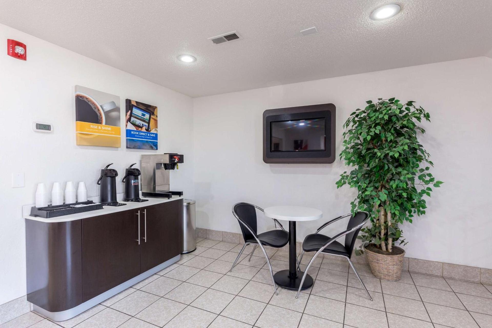 Motel 6-Troy, IL photo 41