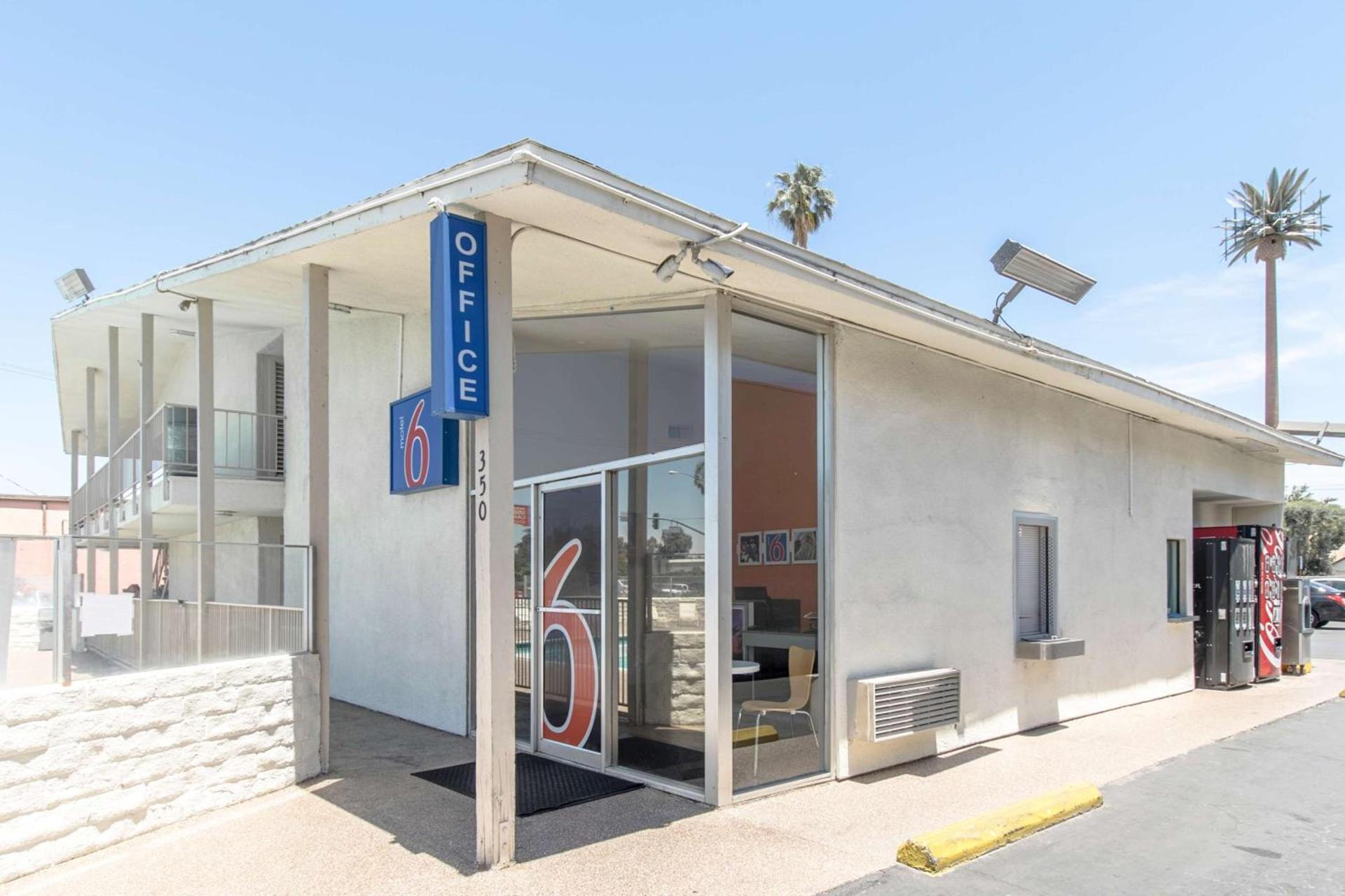 Motel 6 Bakersfield photo 40