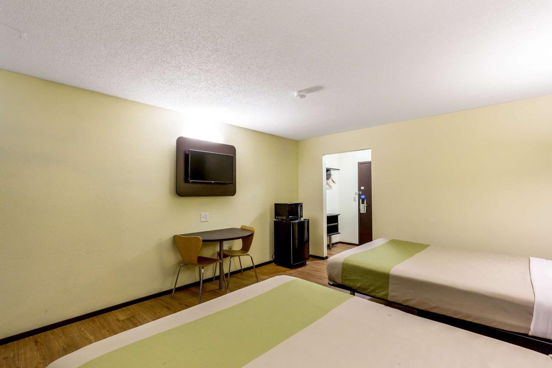 Motel 6-Troy, IL photo 45