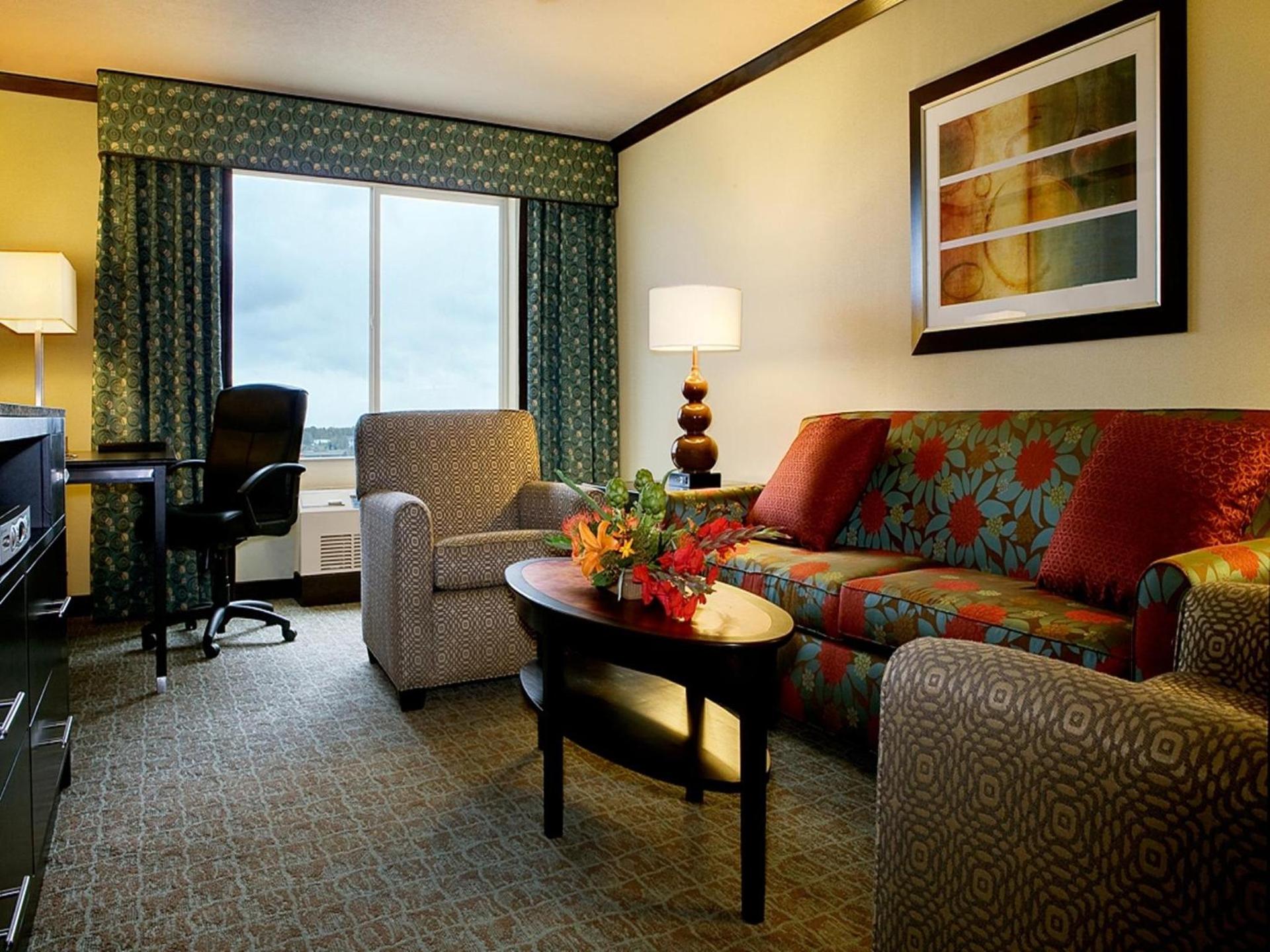 Crowne Plaza Anchorage-Midtown by IHG photo 3
