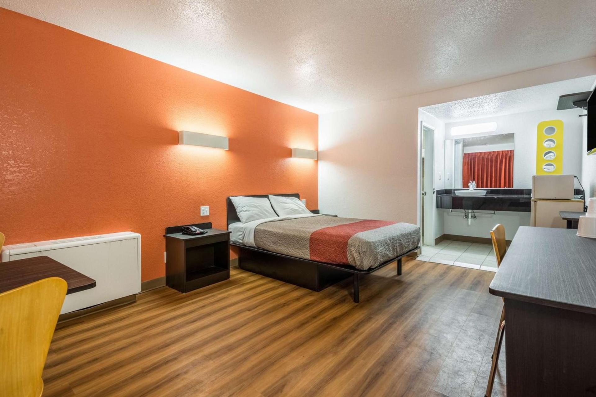 Motel 6-Schenectady, NY photo 10