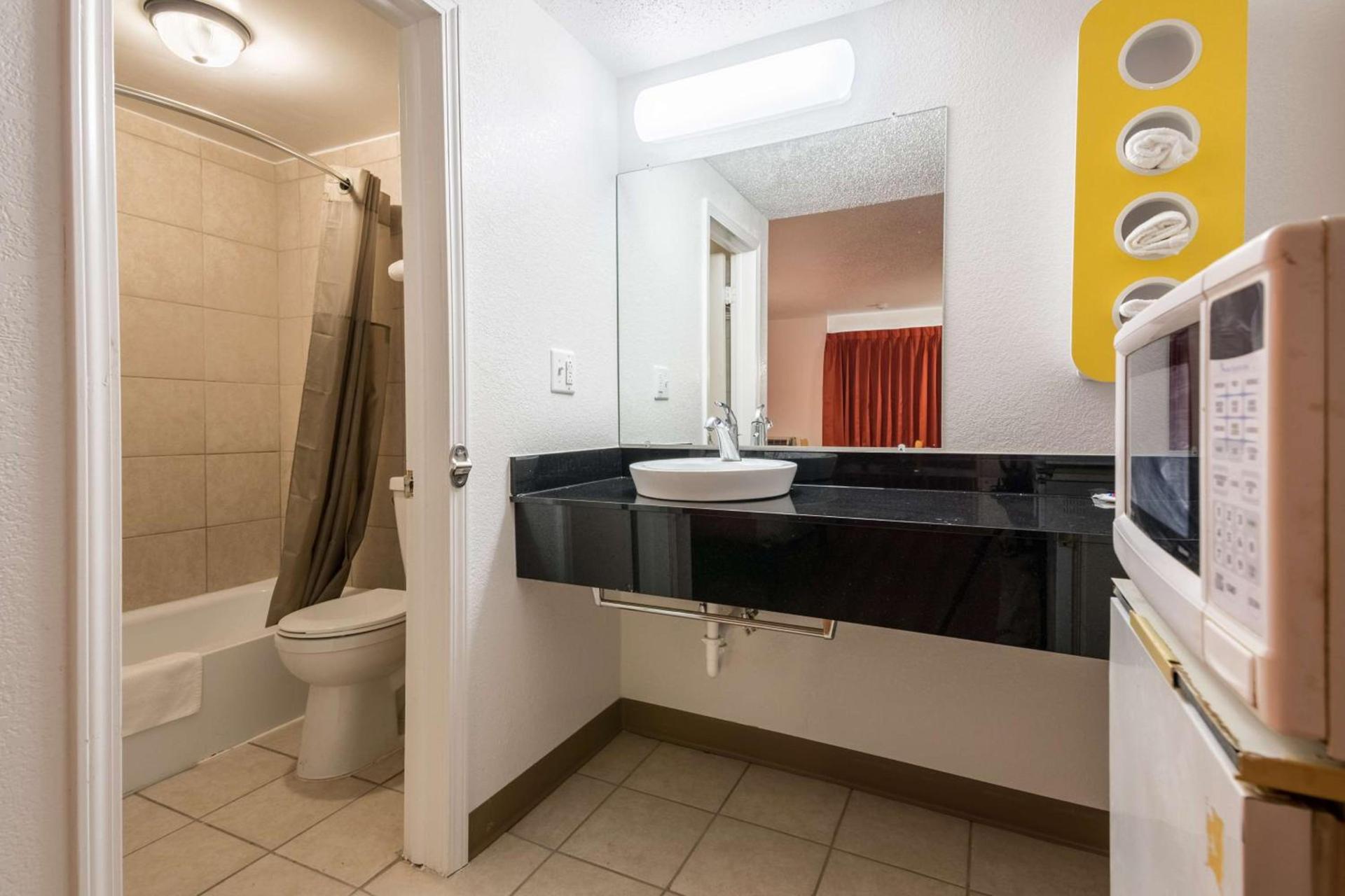 Motel 6-Schenectady, NY photo 22