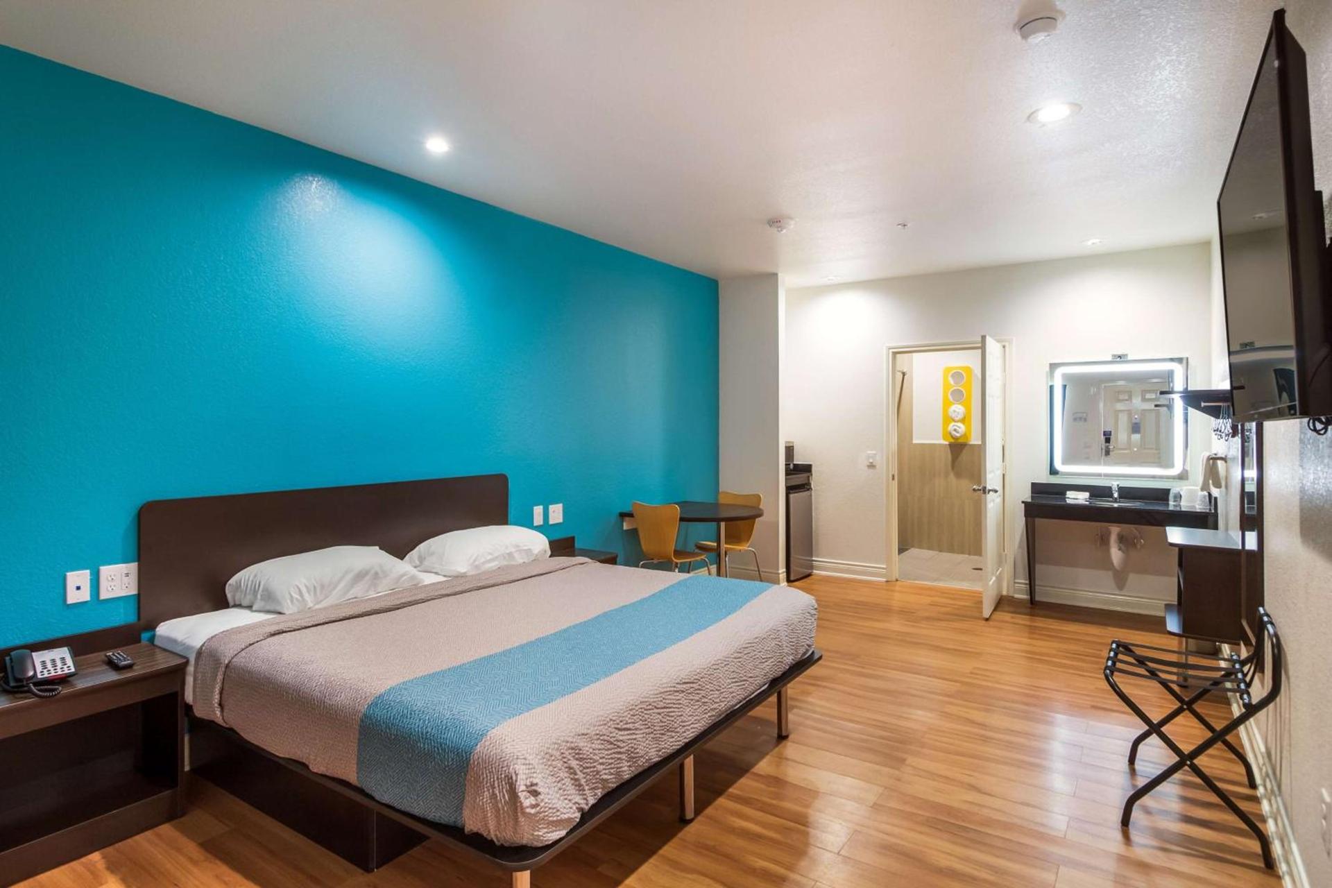 Motel 6-Houston, TX - North photo 9