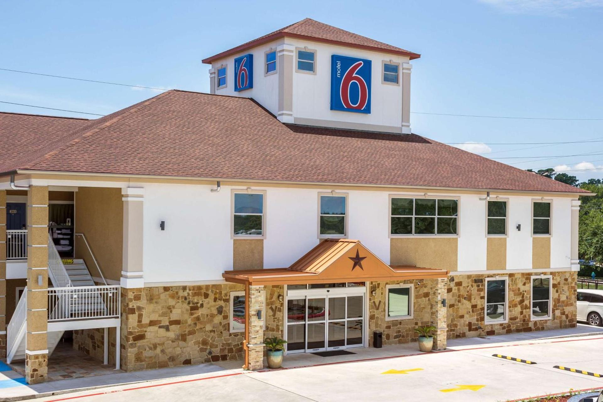 Motel 6-Houston, TX - North photo 2