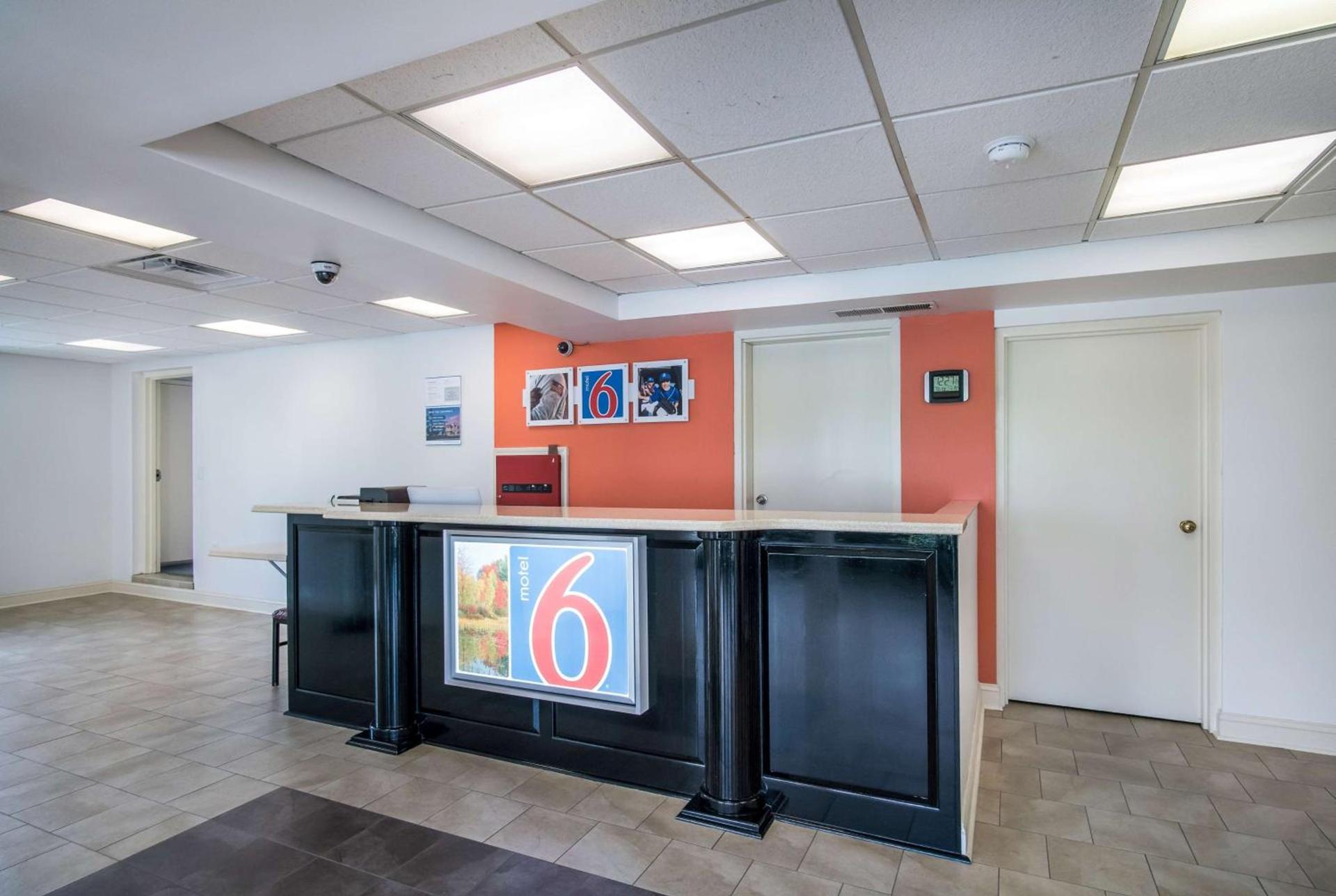 Motel 6-London, KY photo 35