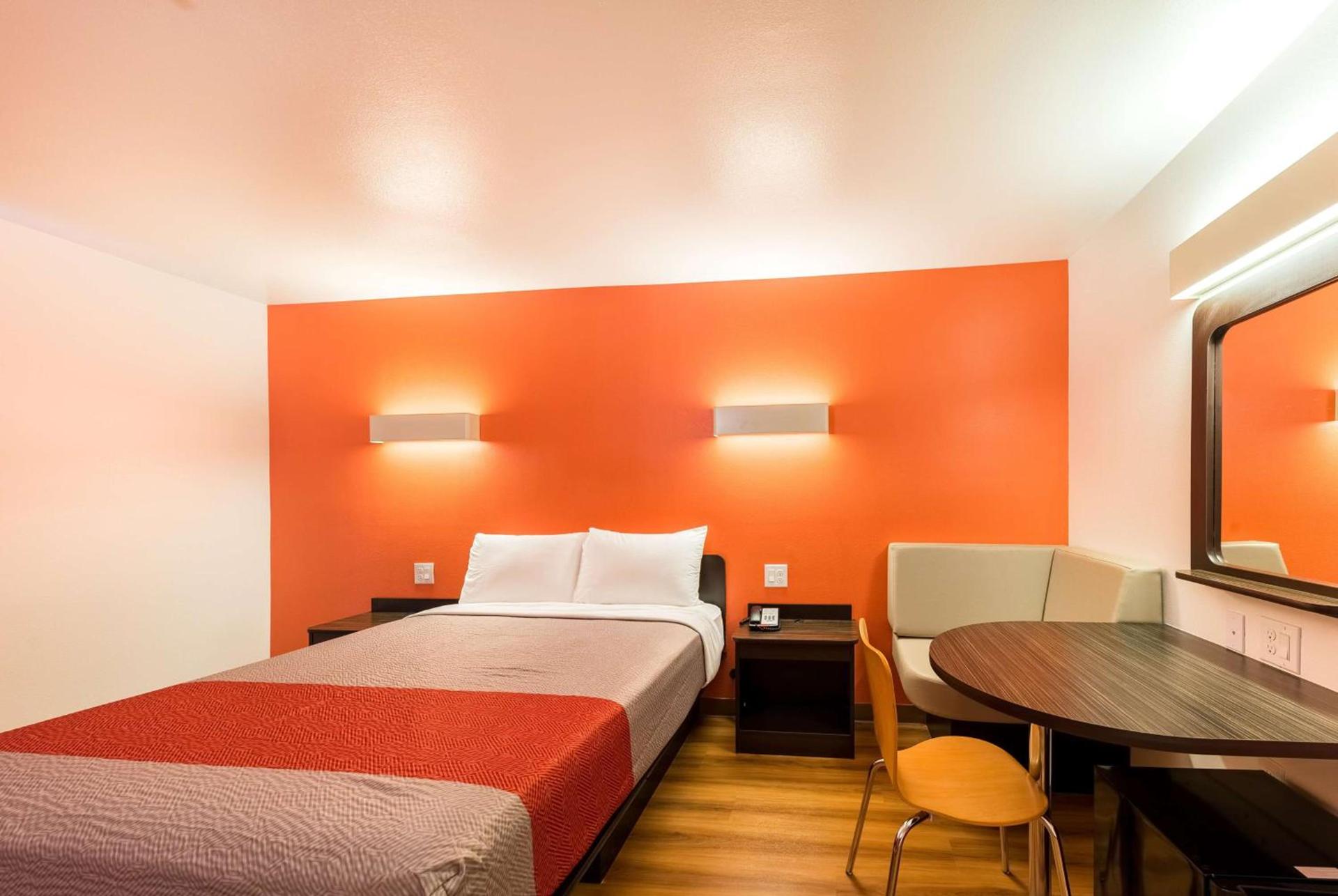 Motel 6 Fort Worth, TX - North - Saginaw photo 17