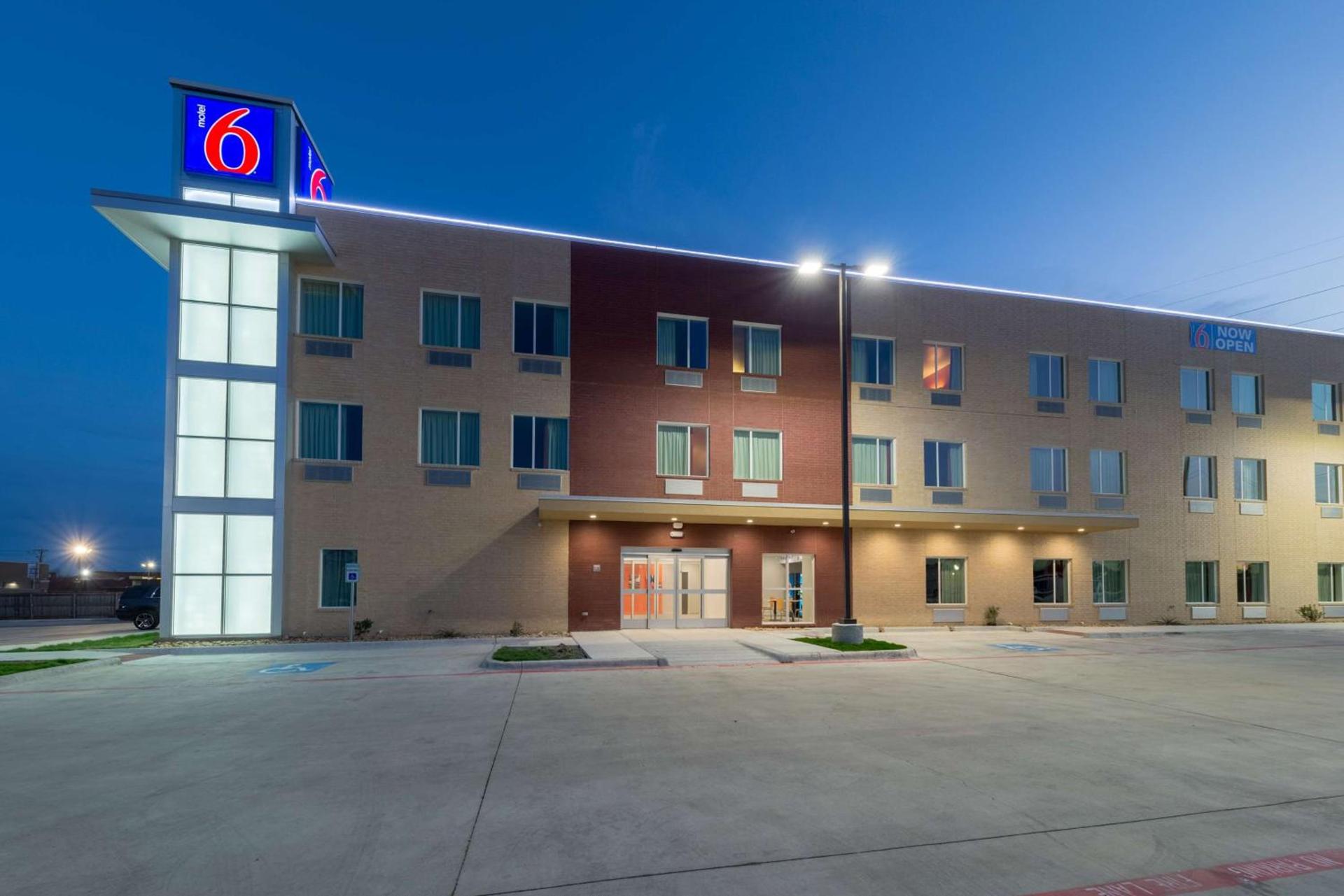 Motel 6 Fort Worth, TX - North - Saginaw photo 1