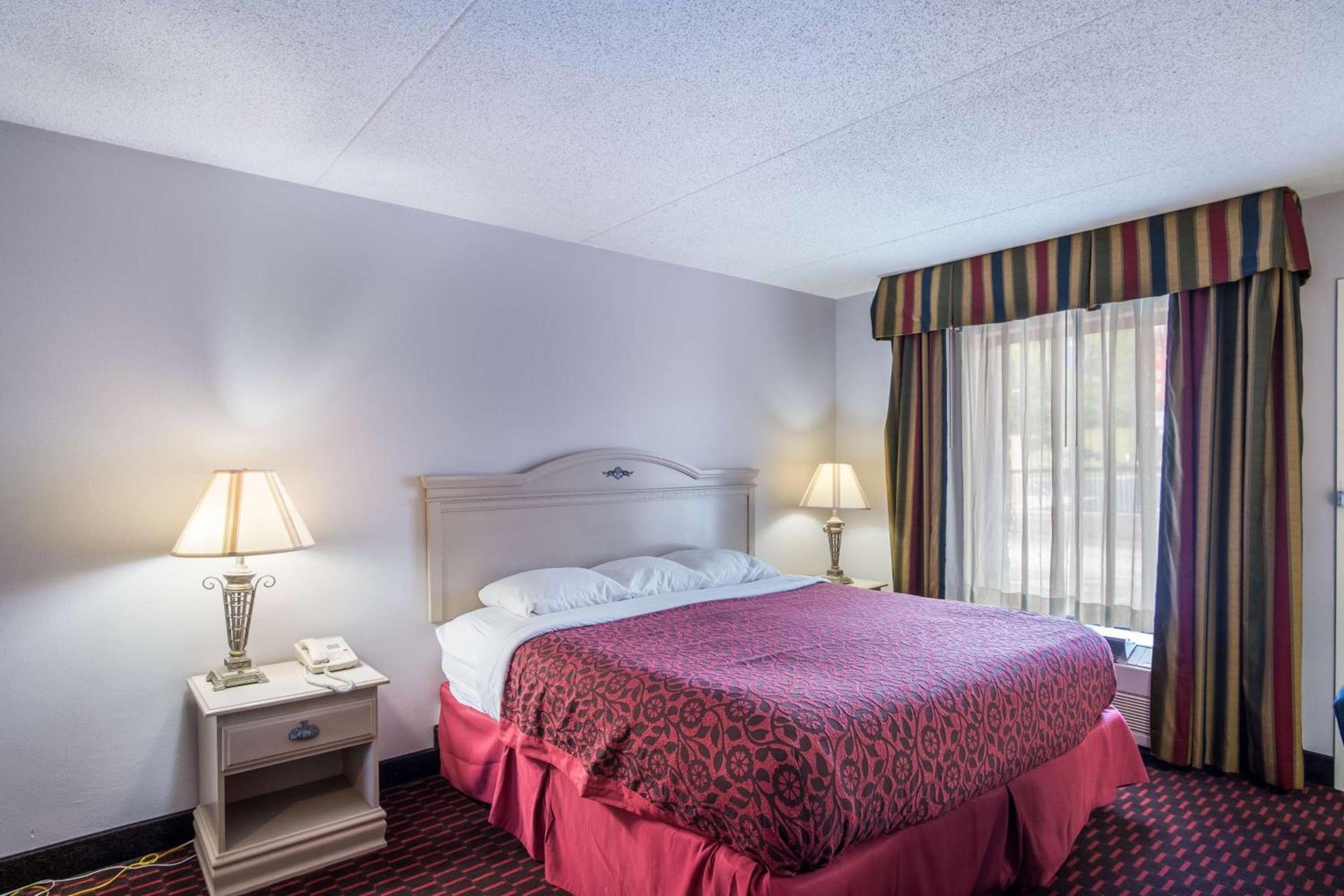 Motel 6-London, KY photo 2