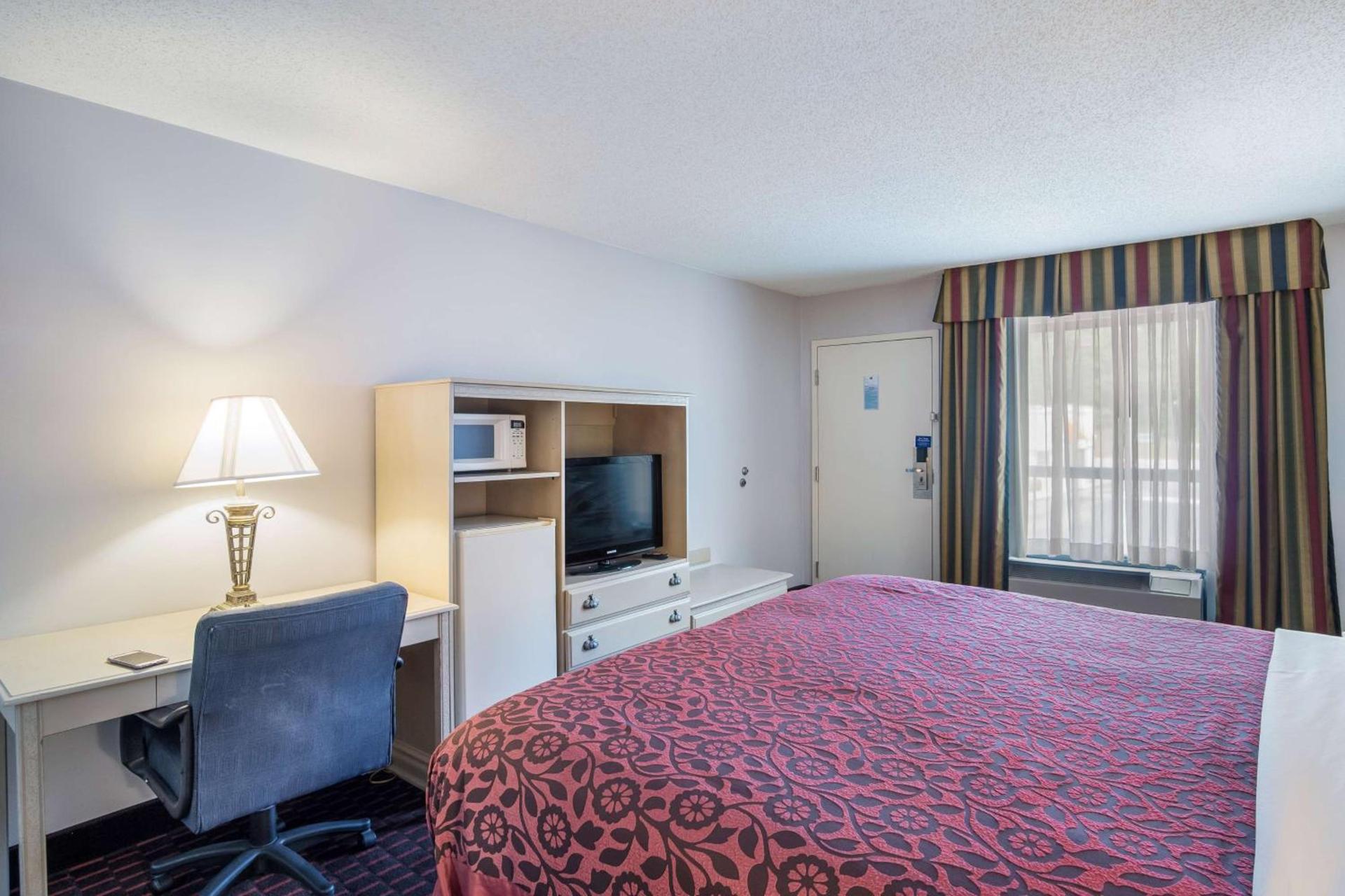 Motel 6-London, KY photo 13
