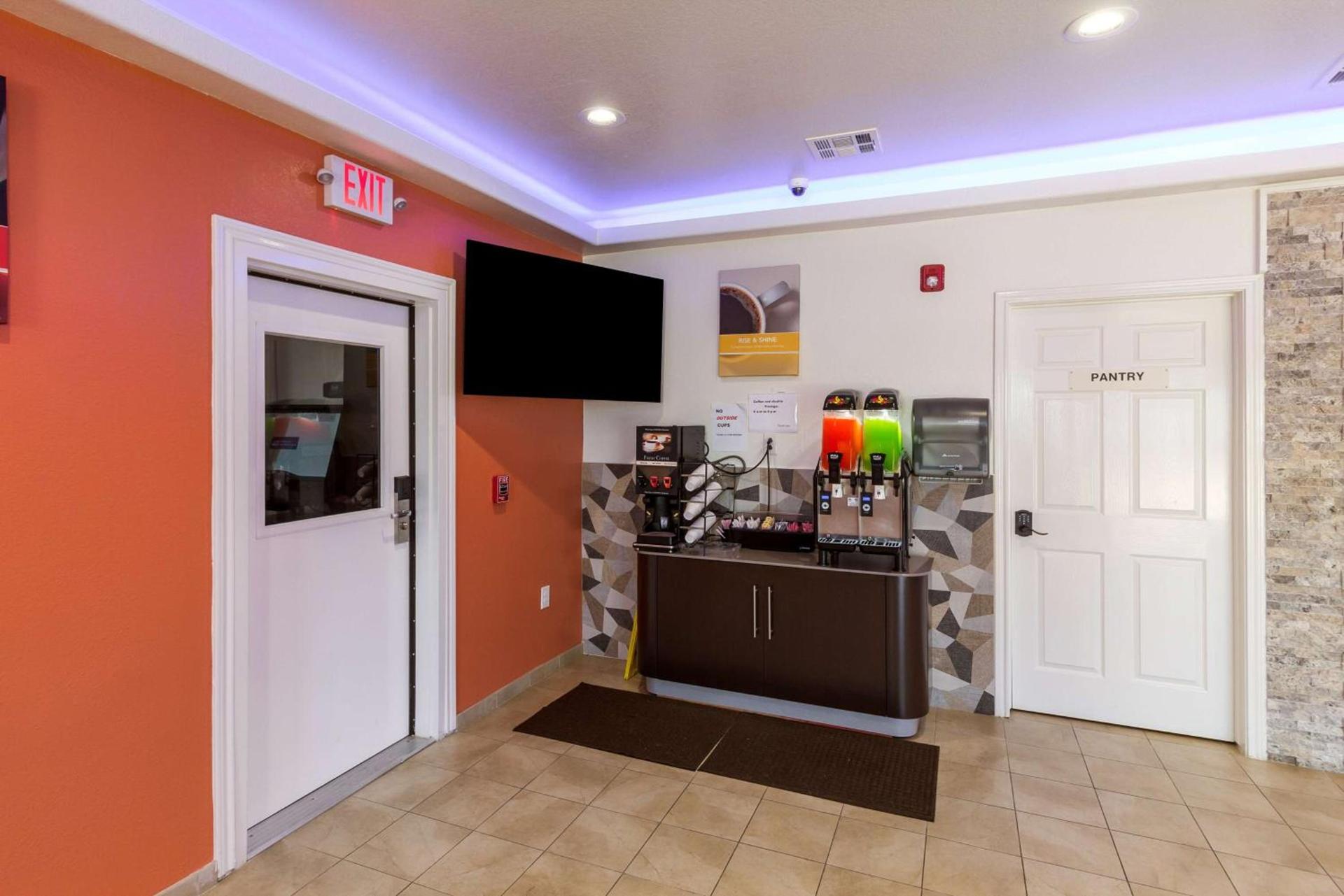 Motel 6-Houston, TX - North photo 29
