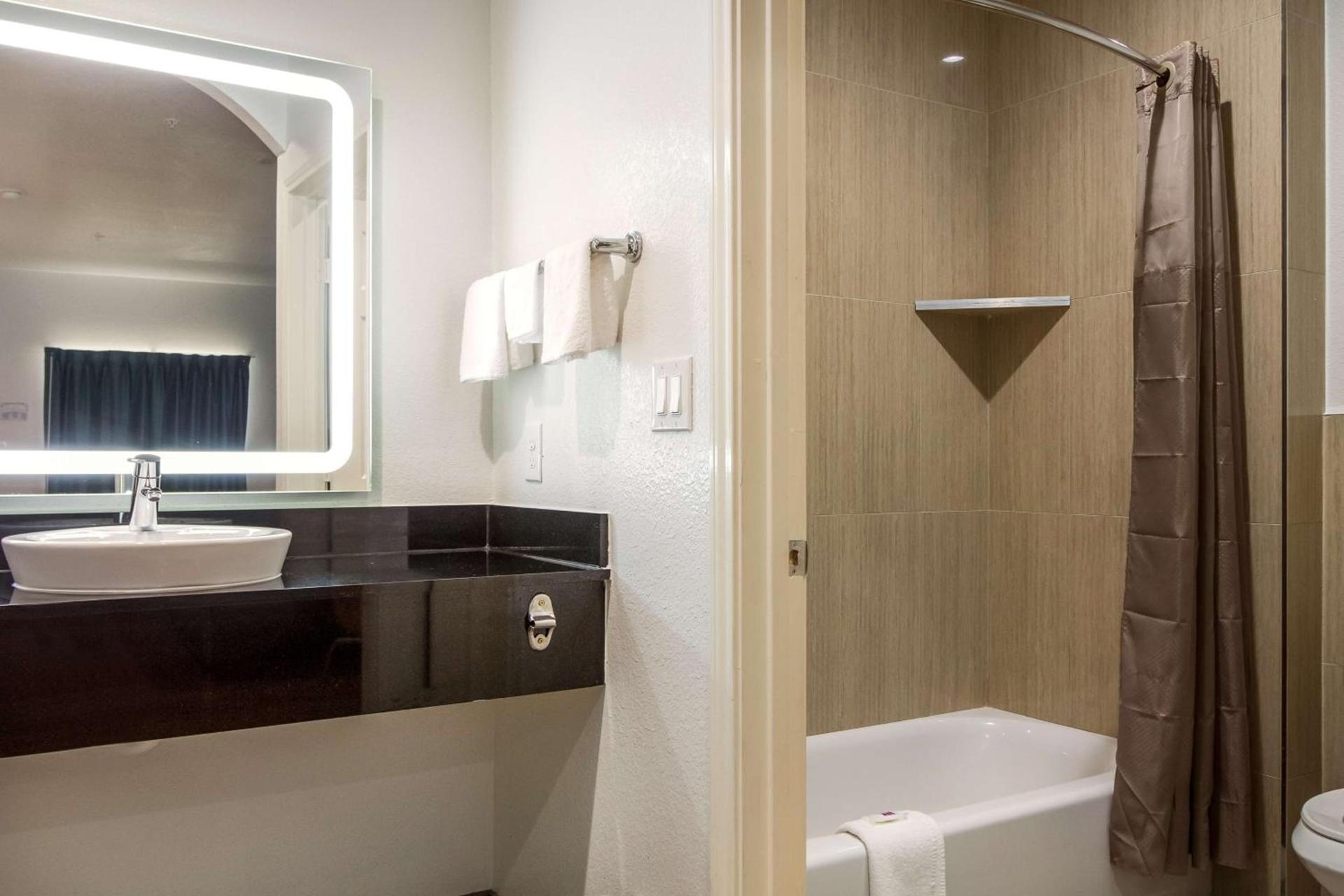 Motel 6-Houston, TX - North photo 22