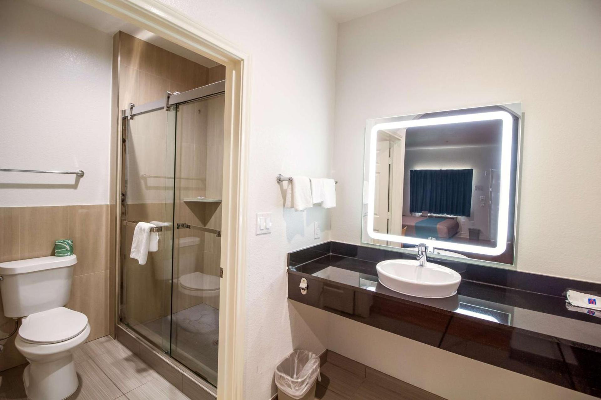 Motel 6-Houston, TX - North photo 19
