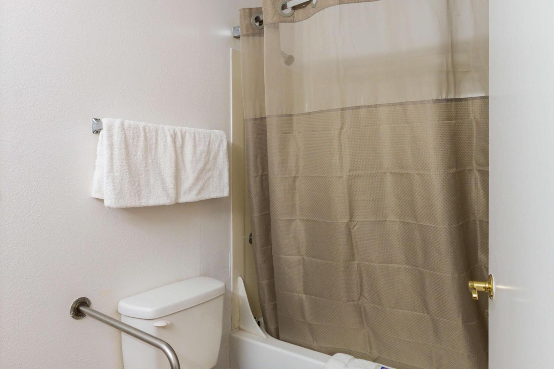 Motel 6-Parkersburg, WV photo 30