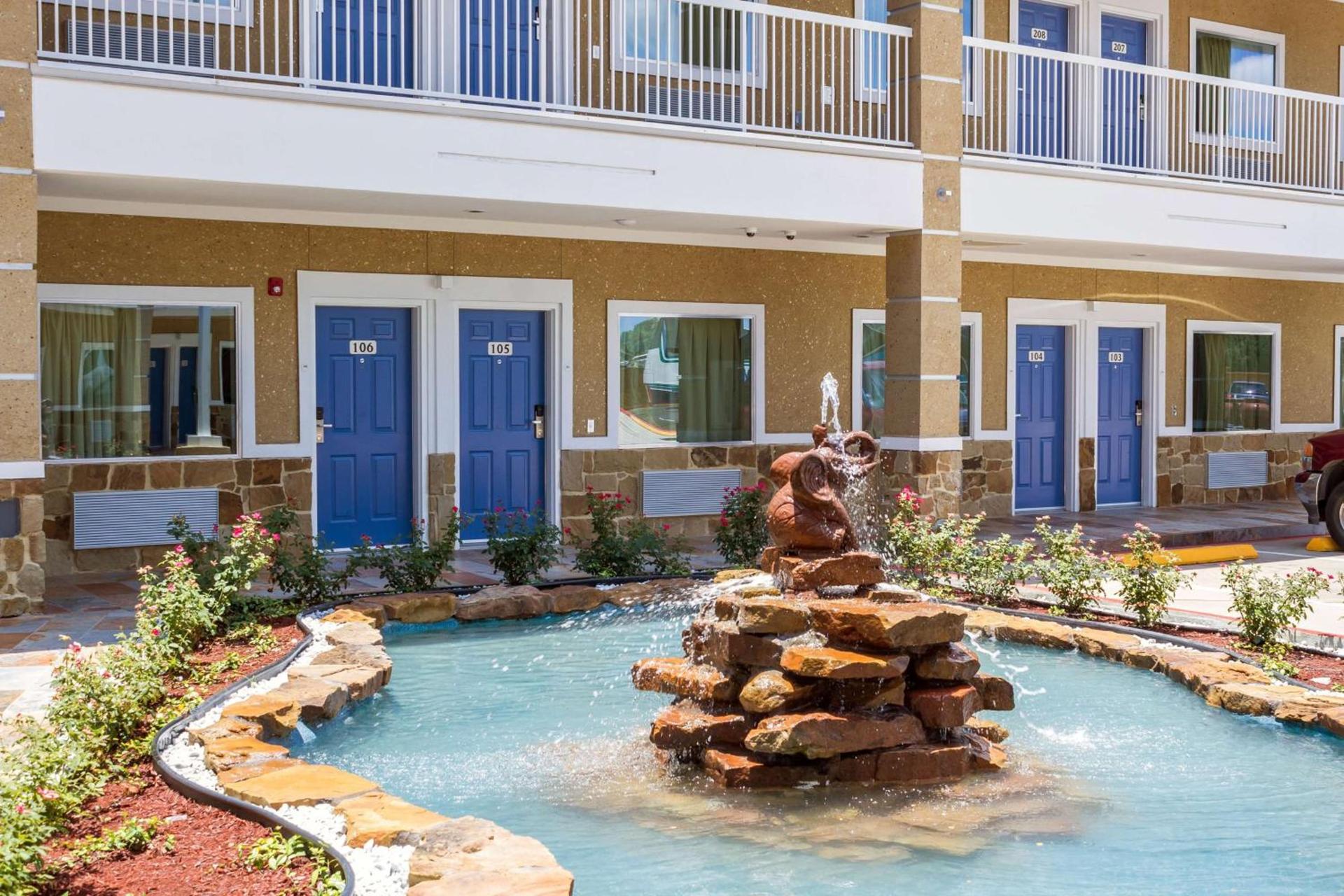 Motel 6-Houston, TX - North photo 1