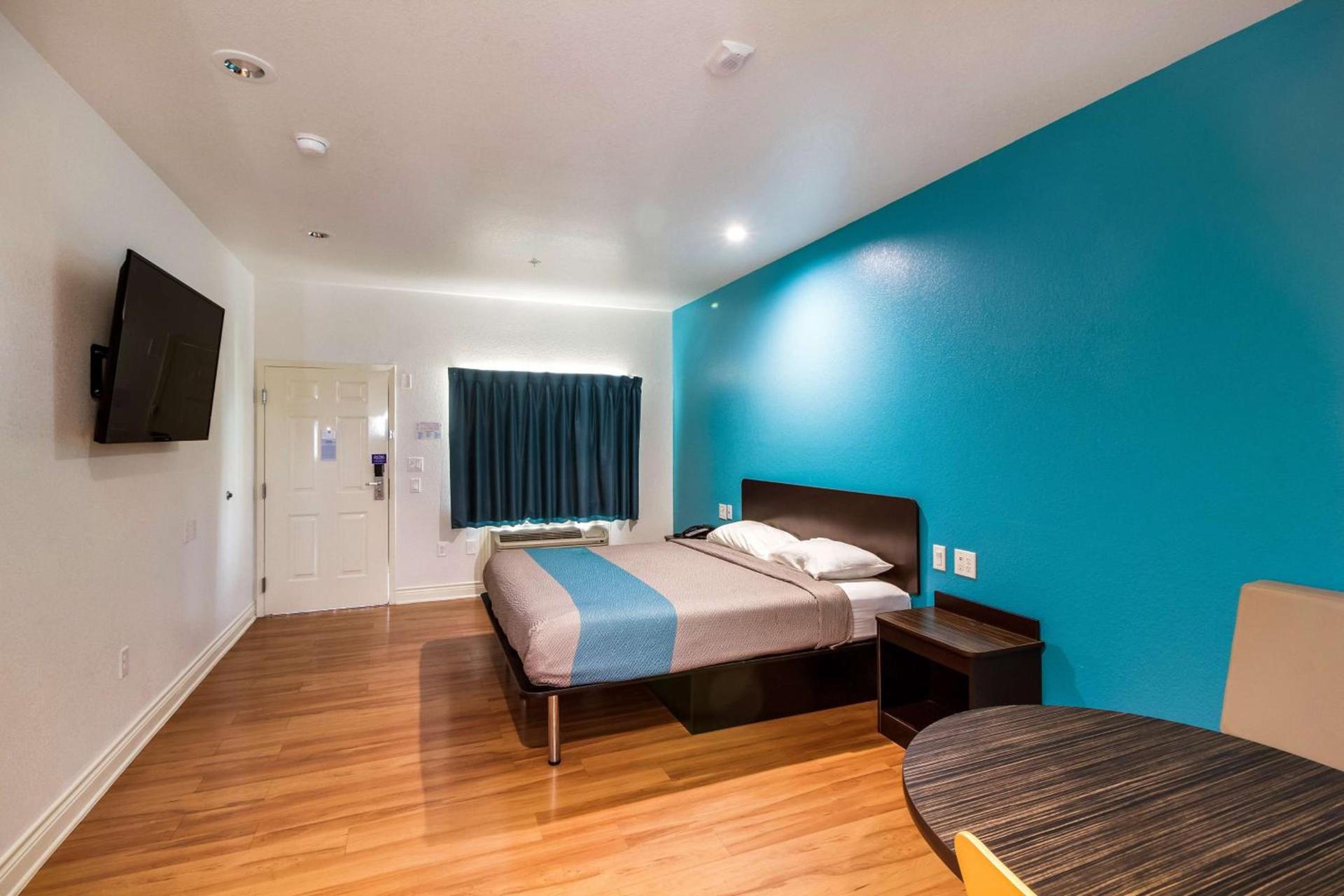 Motel 6-Houston, TX - North photo 5