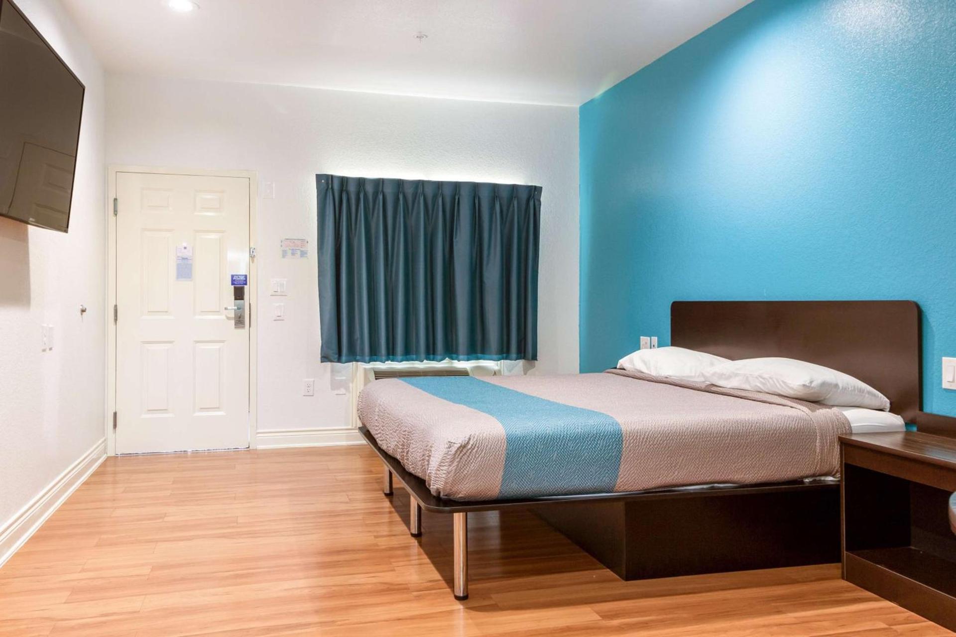 Motel 6-Houston, TX - North photo 10