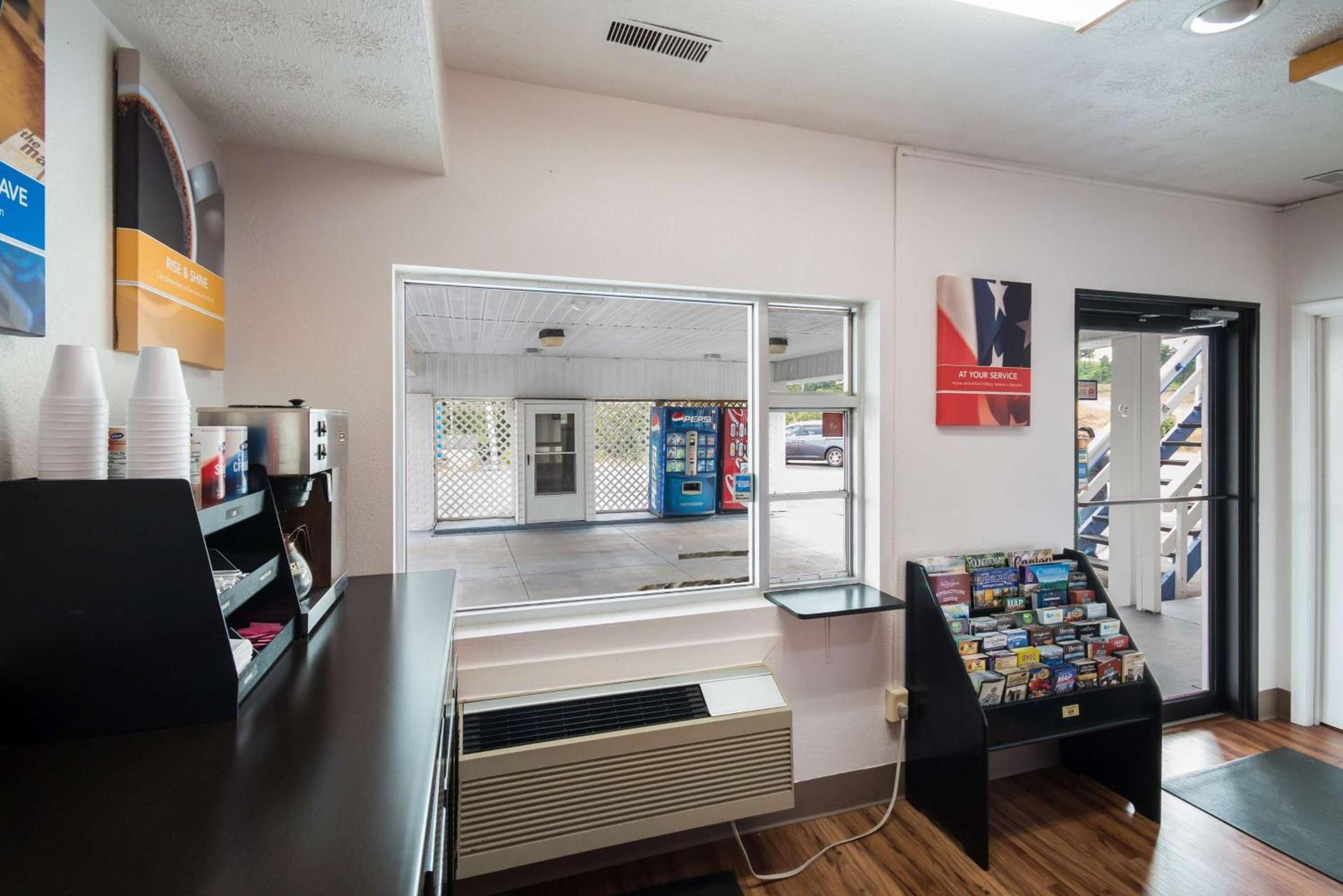 Motel 6-Parkersburg, WV photo 25