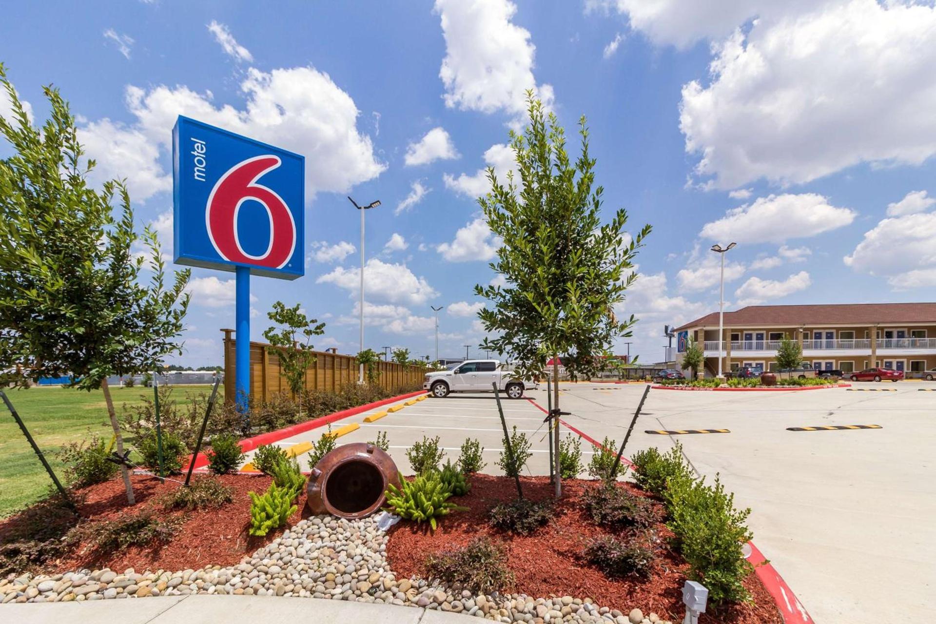 Motel 6-Houston, TX - North photo 59
