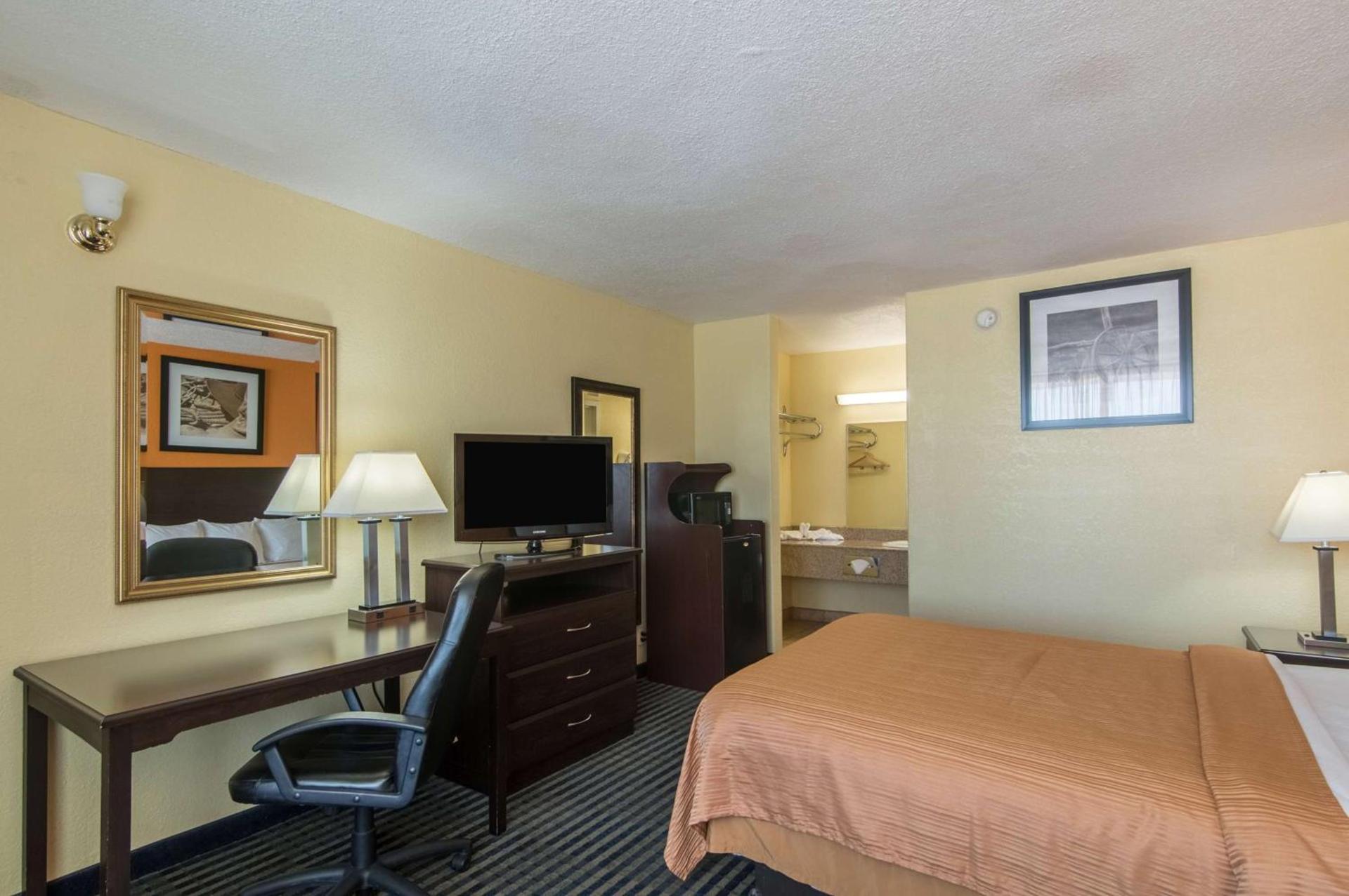 Motel 6-Liberal, KS photo 14