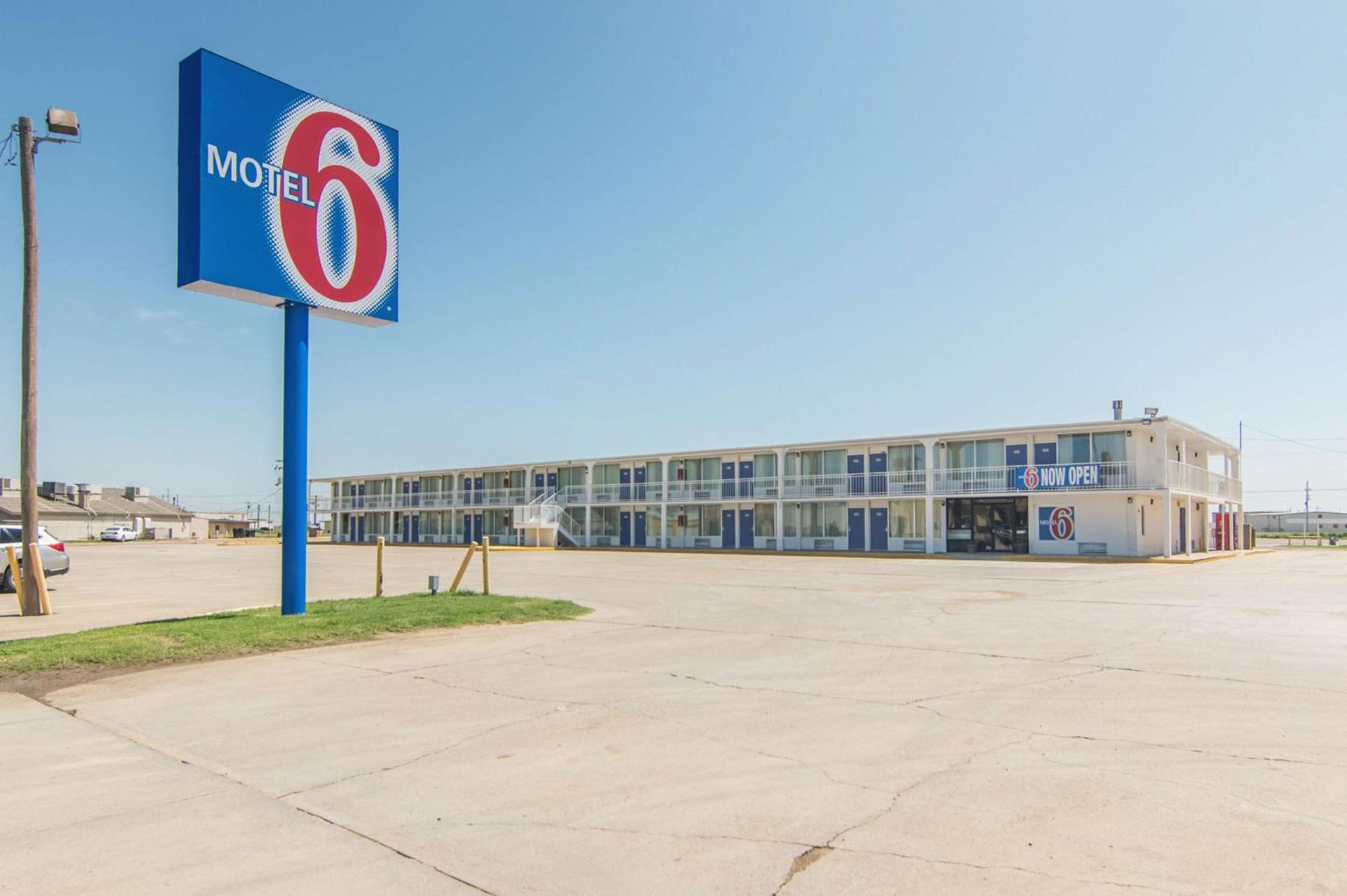Motel 6-Liberal, KS photo 1