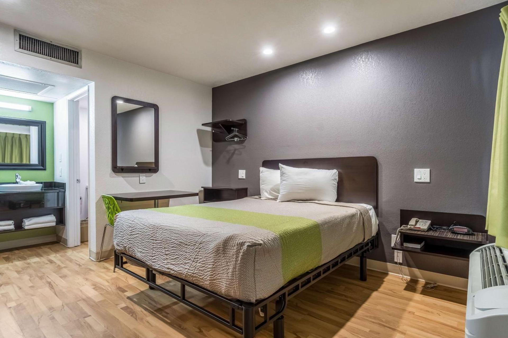 Studio 6-Buttonwillow, CA photo 17