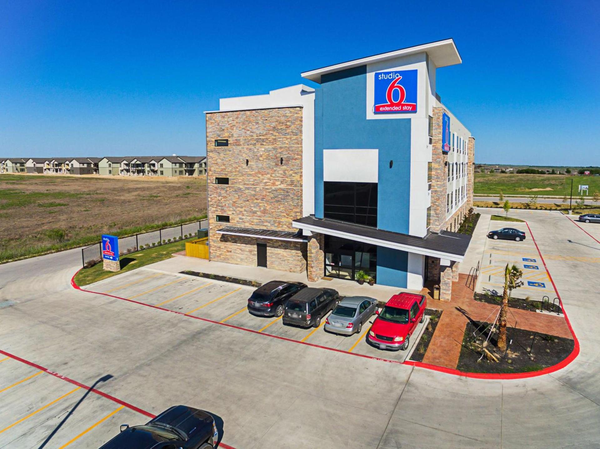 Studio 6-Buda, TX photo 22